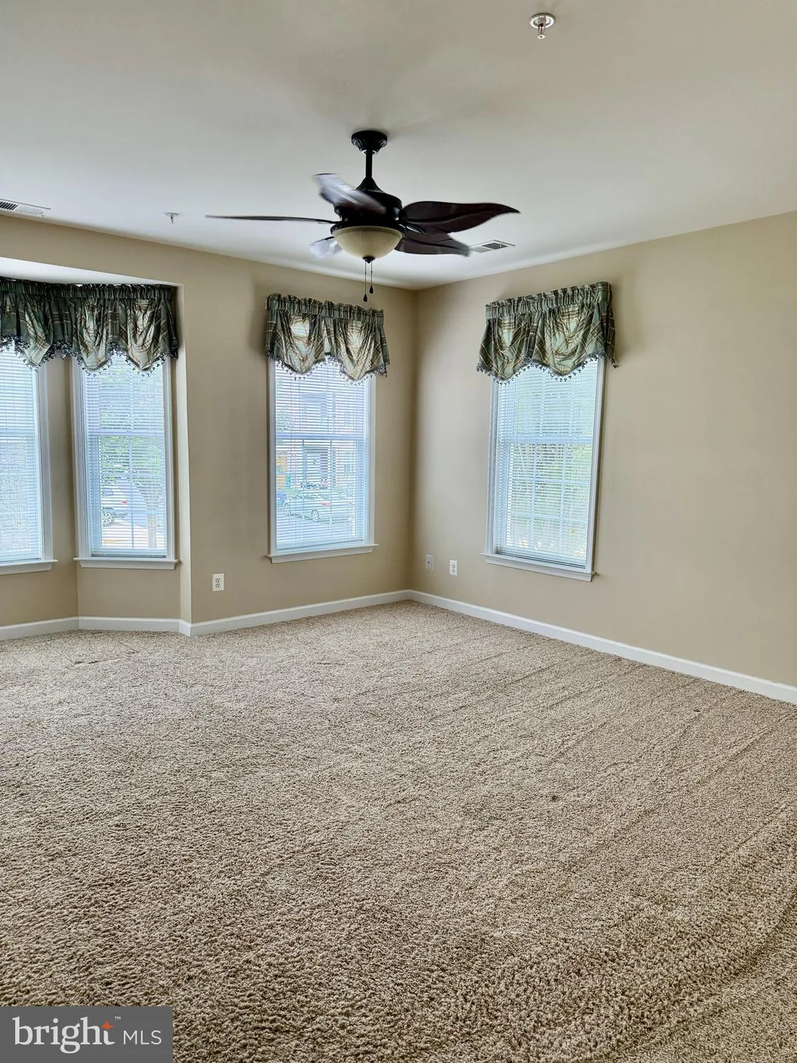 Property Slideshow image 12 of 35 | 1509 feral dae ln unit 204, Annapolis, MD, 21409