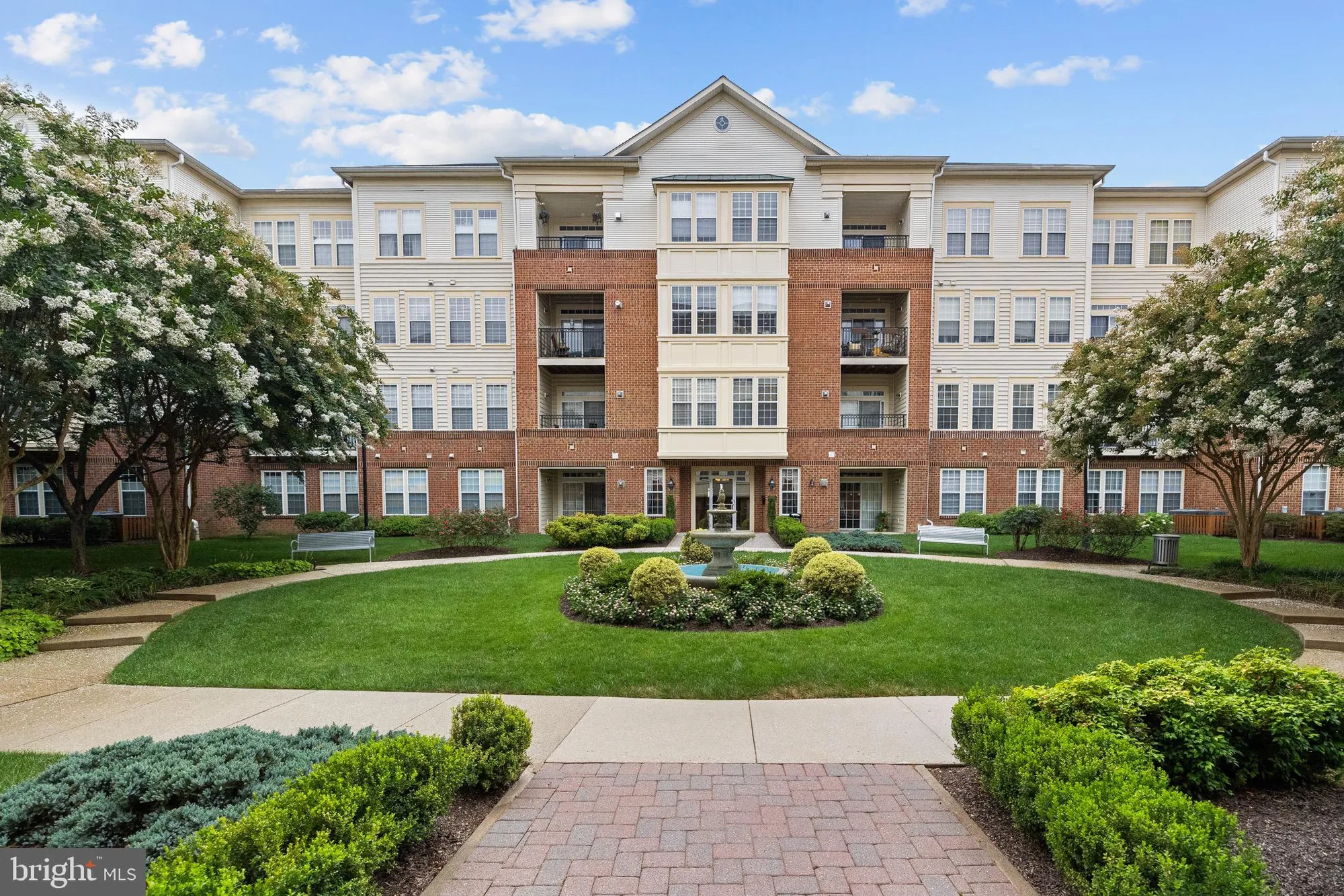 Property Slideshow image 1 of 45 | 2540 kensington gdns 204, Ellicott City, MD, 21043