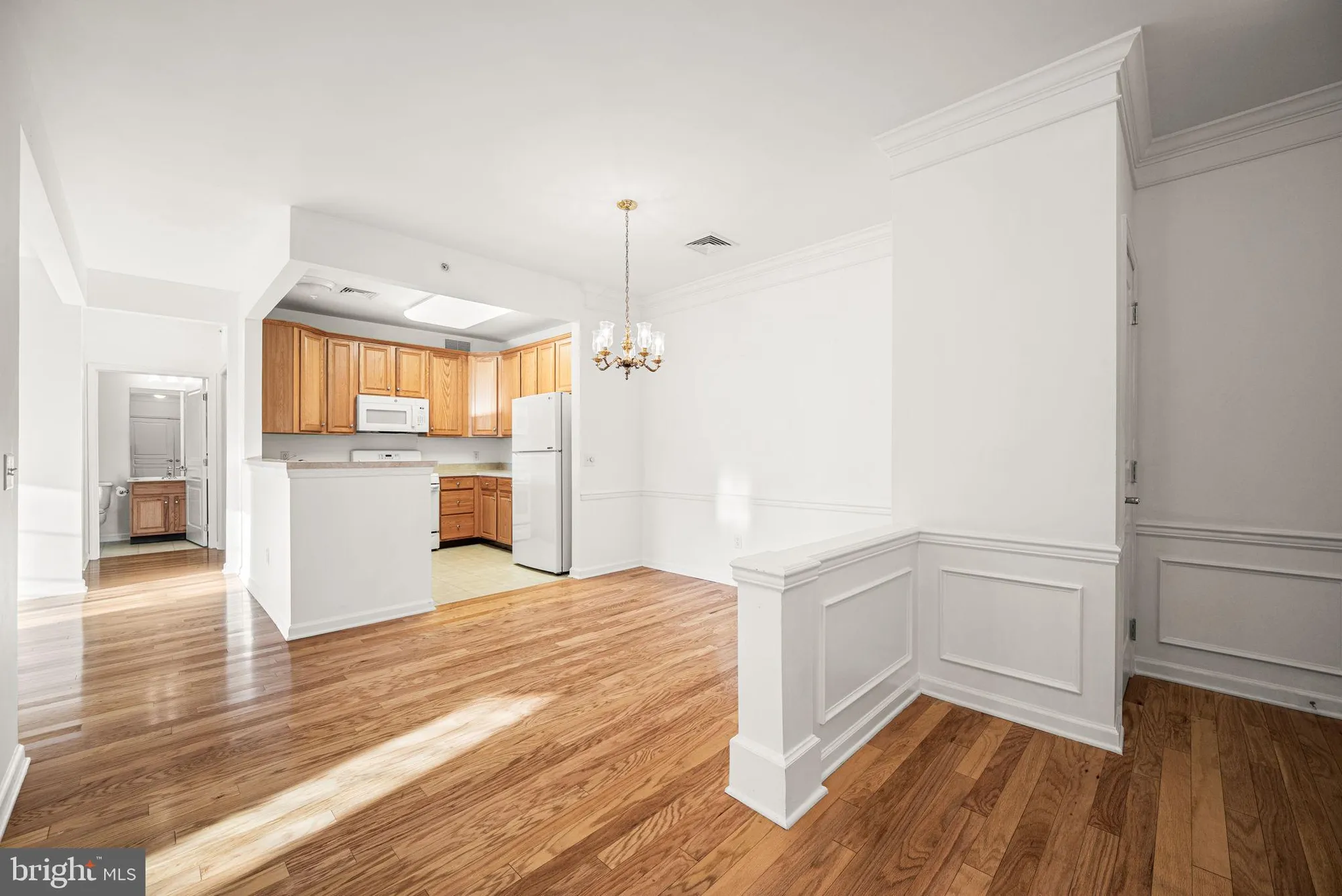 Property Slideshow image 17 of 33 | 231 creekside dr, Brookhaven, PA, 19015