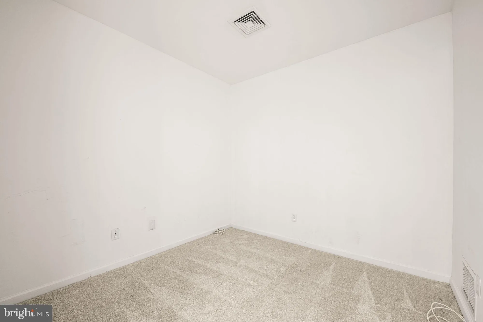 Property Slideshow image 15 of 33 | 231 creekside dr, Brookhaven, PA, 19015