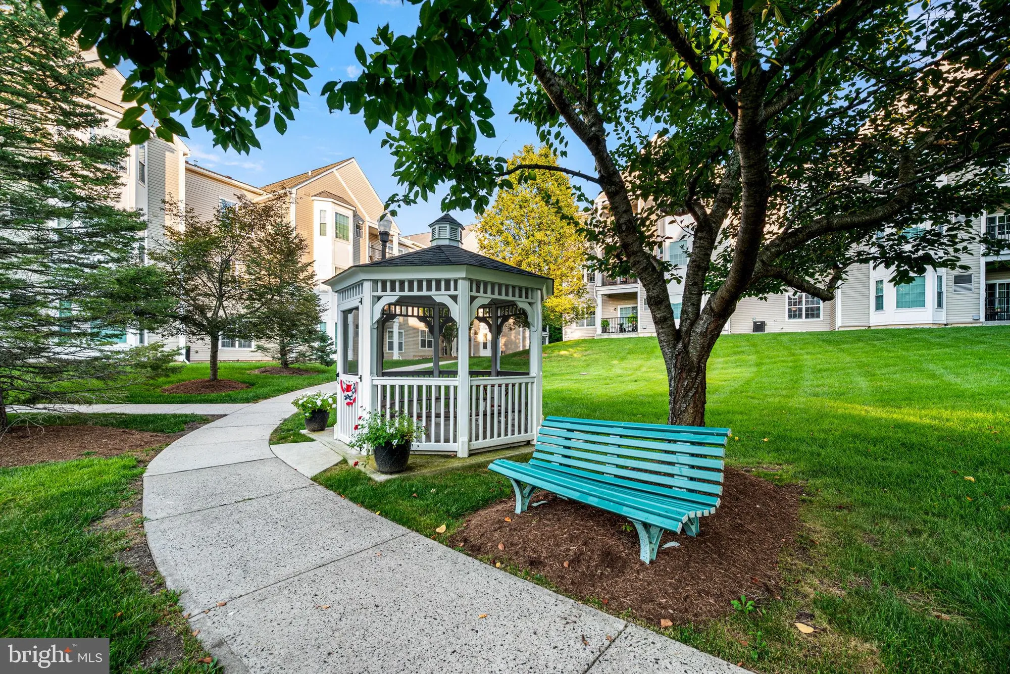 Property Slideshow image 26 of 33 | 231 creekside dr, Brookhaven, PA, 19015