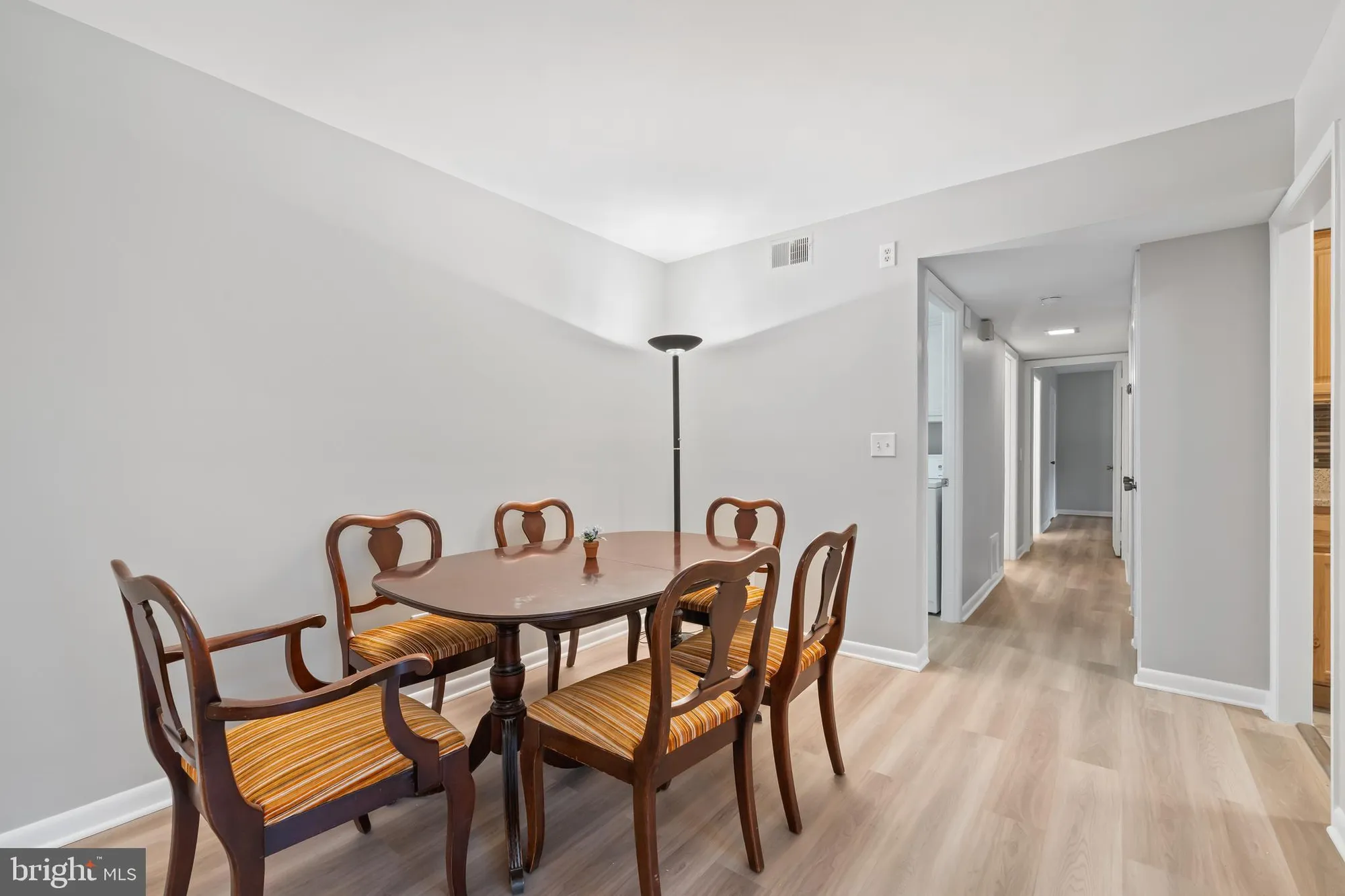 Property Slideshow image 3 of 11 | 15301 beaverbrook ct 92-2b, Silver Spring, MD, 20906