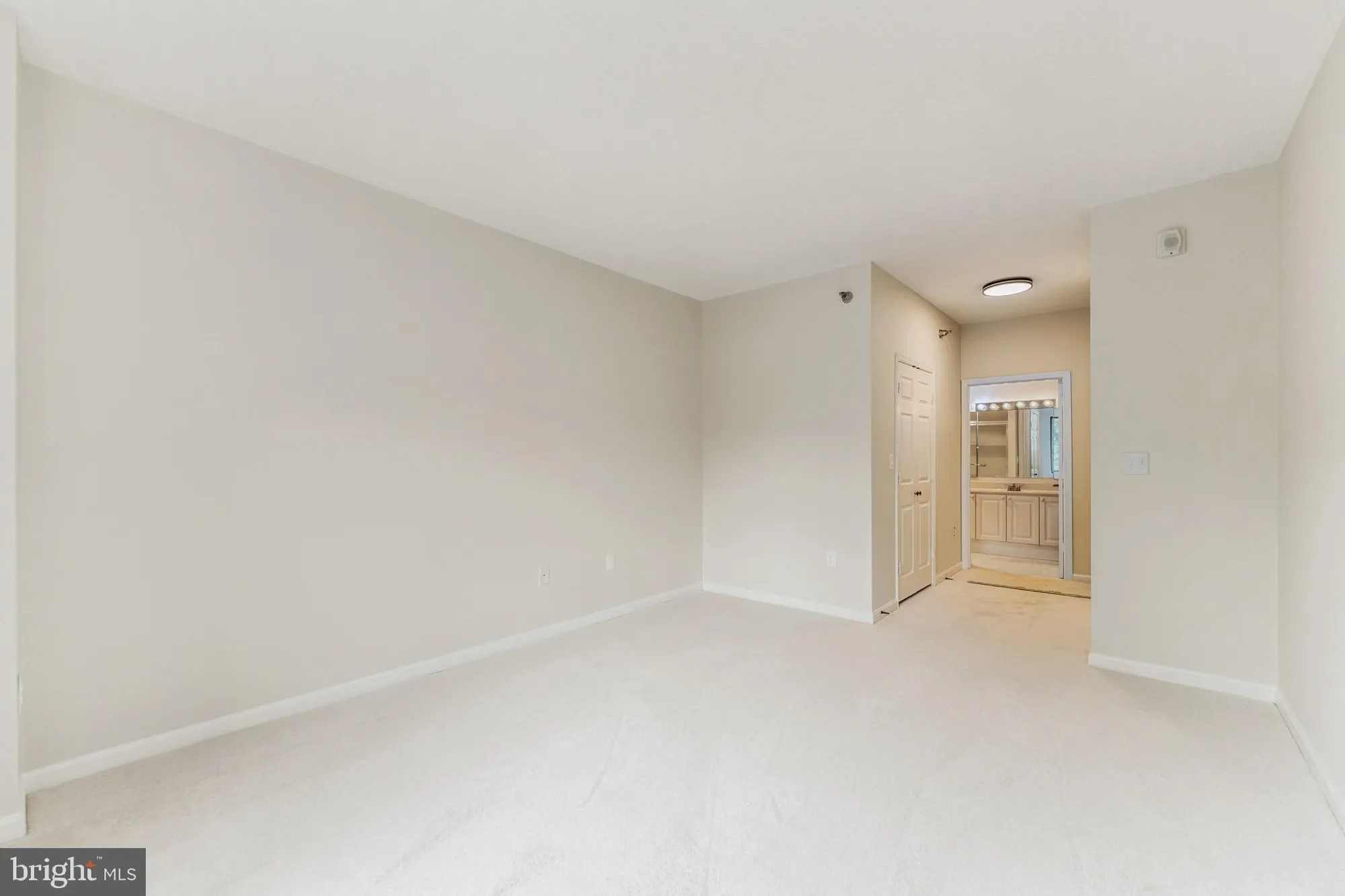 Property Slideshow image 18 of 24 | 2900 n leisure world blvd apt 209, Silver Spring, MD, 20906