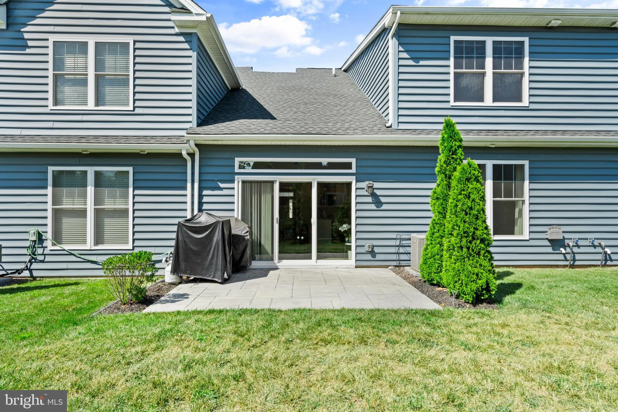 Property Slideshow image 4 of 38 | 905 holden ct, Warminster, PA, 18974