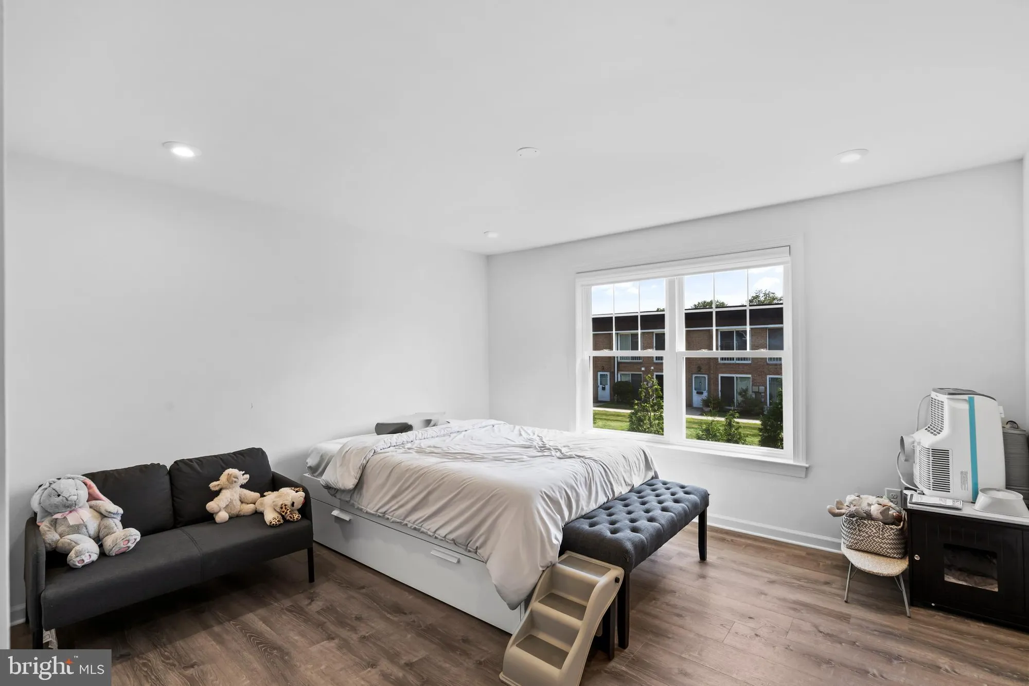 Property Slideshow image 38 of 38 | 905 holden ct, Warminster, PA, 18974