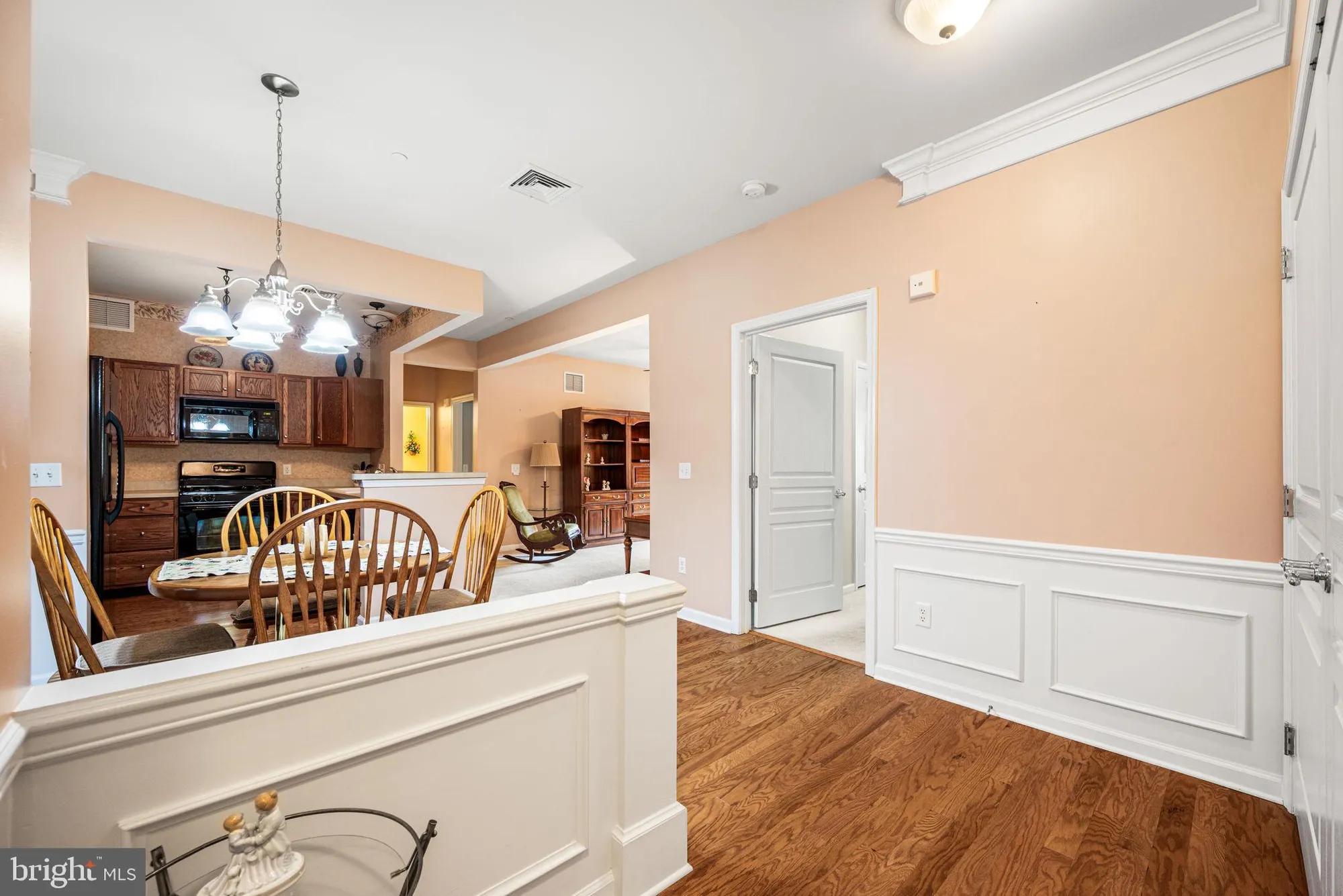 Property Slideshow image 5 of 26 | 113 creekside dr # 3, Brookhaven, PA, 19015