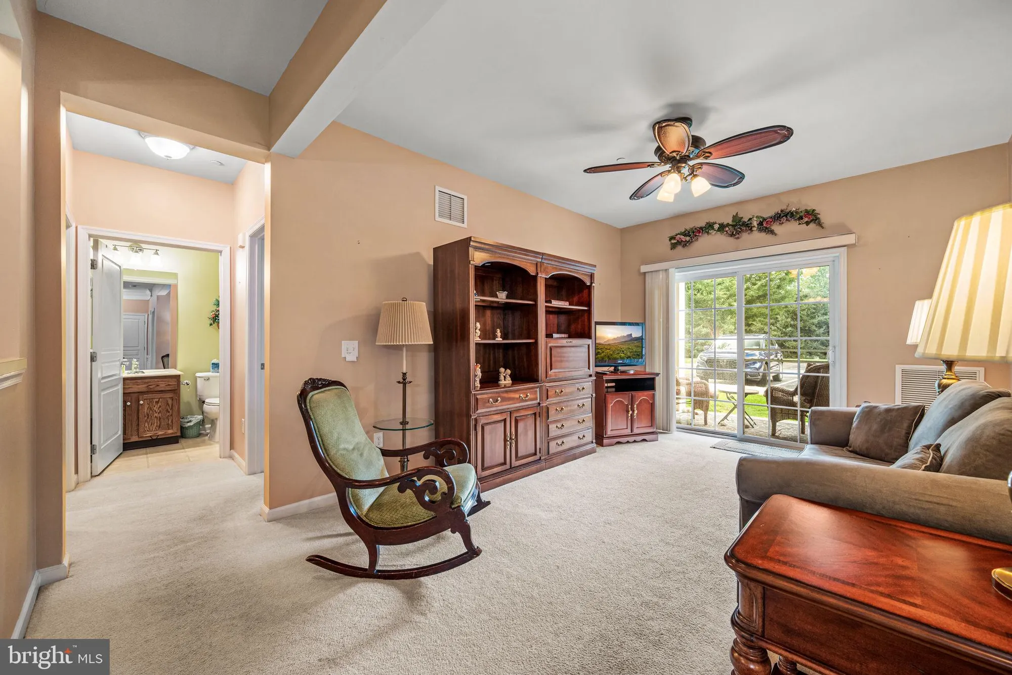 Property Slideshow image 13 of 26 | 113 creekside dr # 3, Brookhaven, PA, 19015