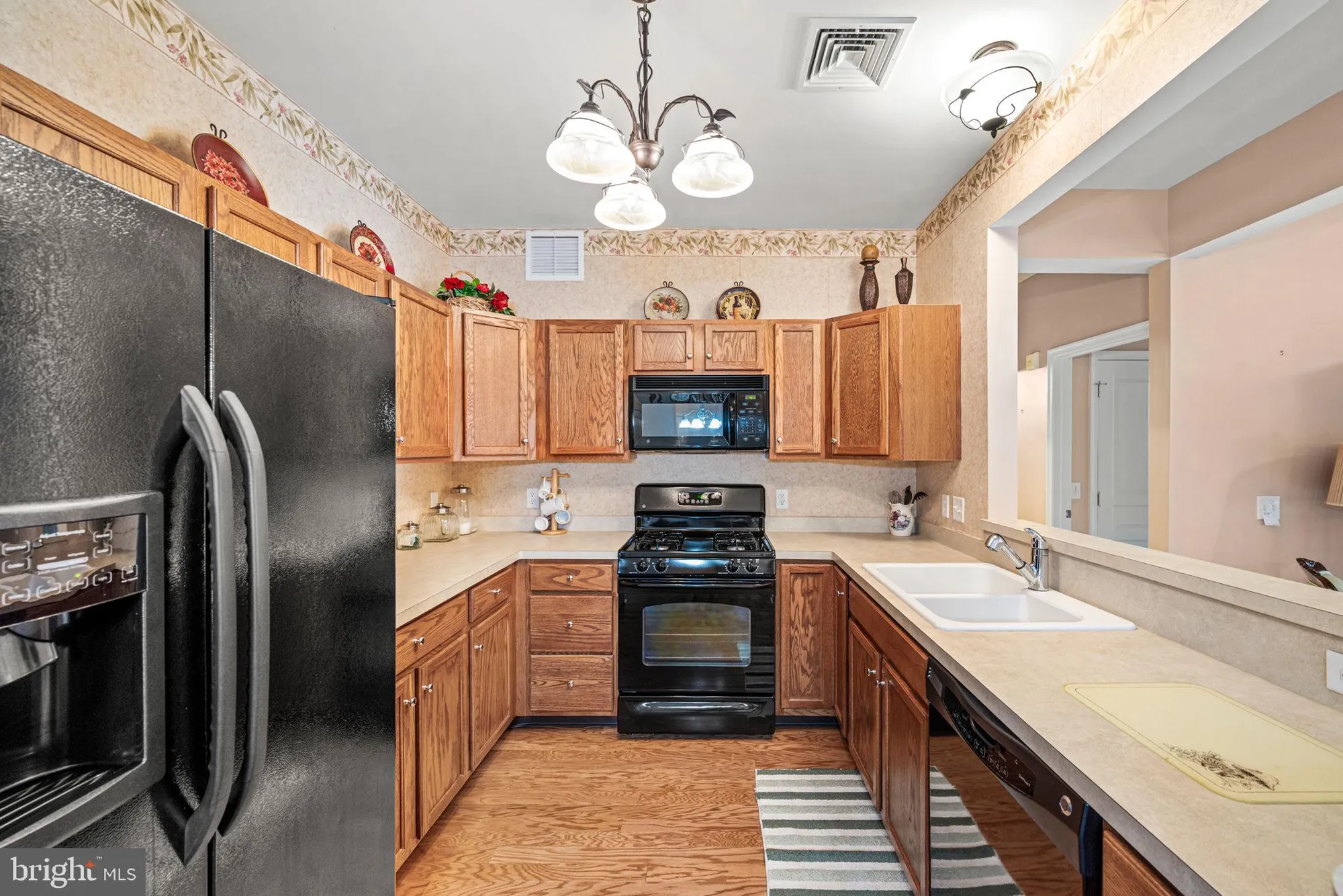 Property Slideshow image 10 of 26 | 113 creekside dr # 3, Brookhaven, PA, 19015