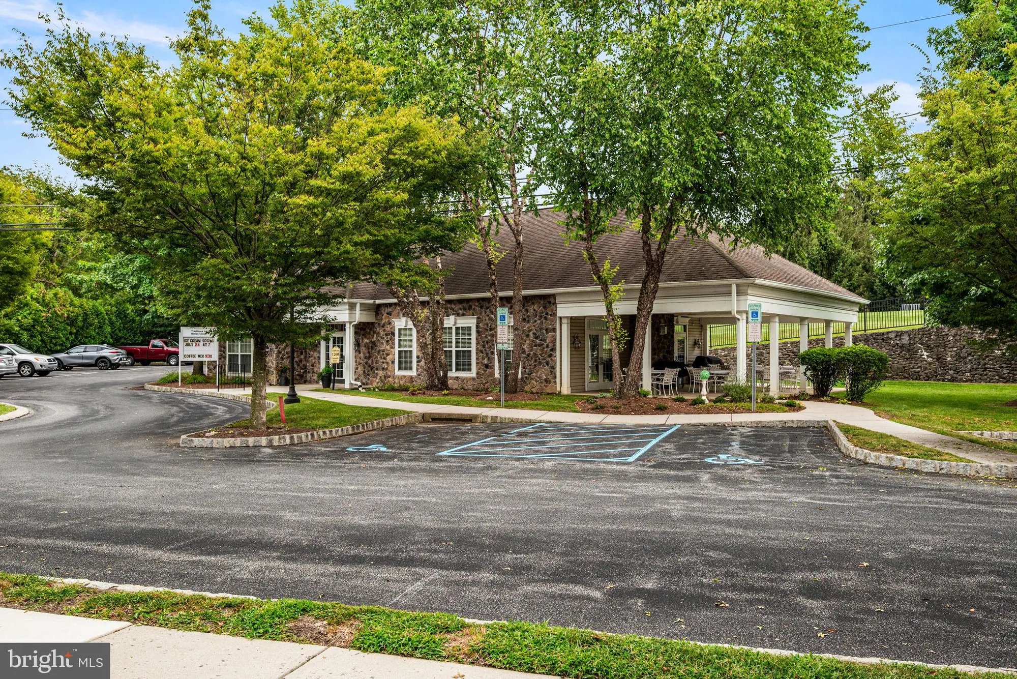 Property Slideshow image 24 of 26 | 113 creekside dr # 3, Brookhaven, PA, 19015