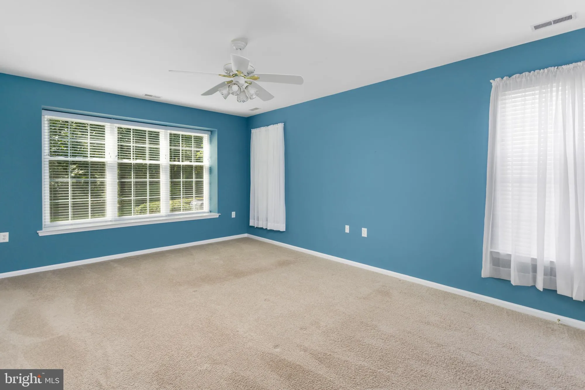 Property Slideshow image 12 of 32 | 37 huntington dr, Southampton, NJ, 08088
