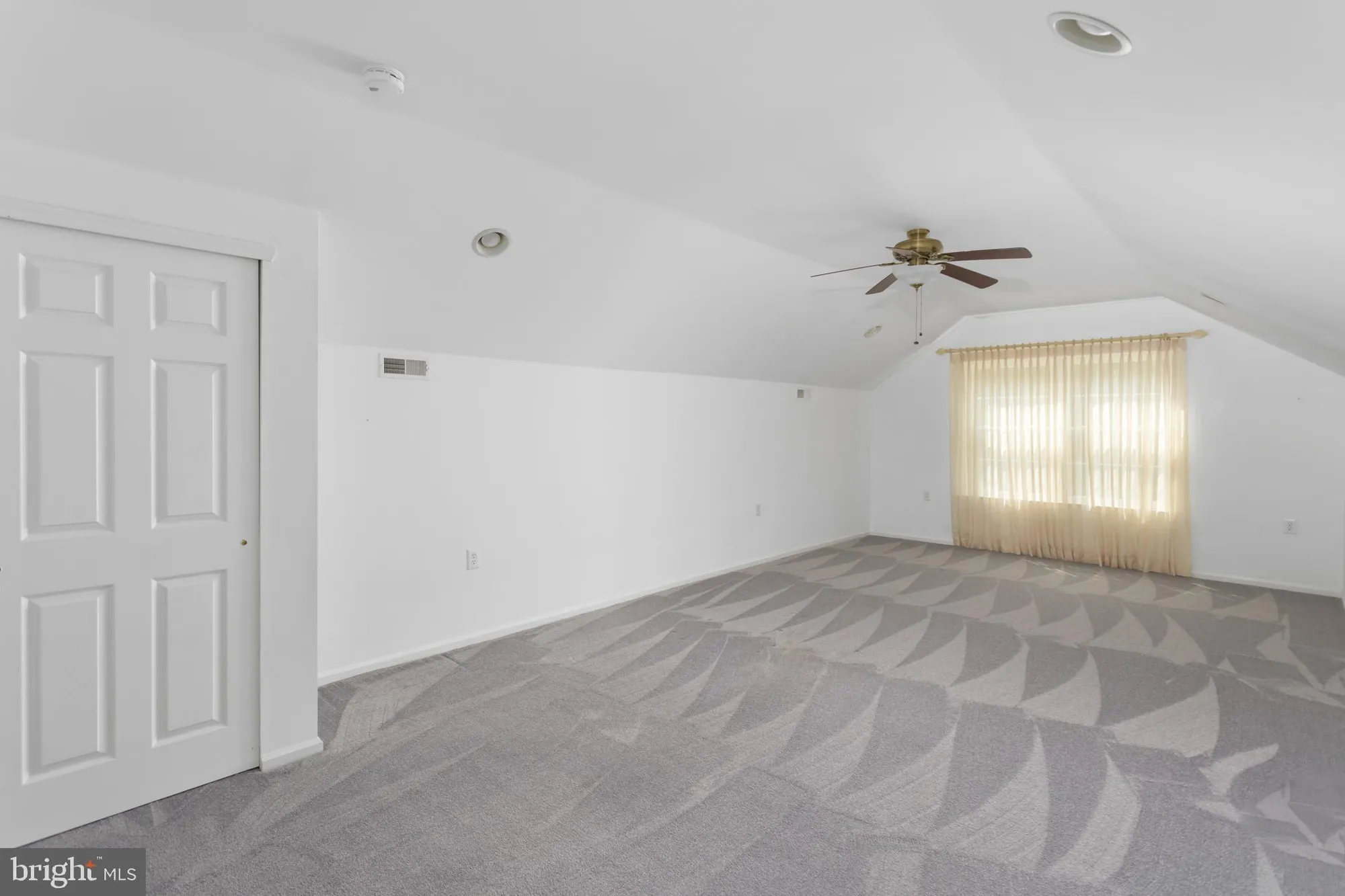 Property Slideshow image 21 of 32 | 37 huntington dr, Southampton, NJ, 08088