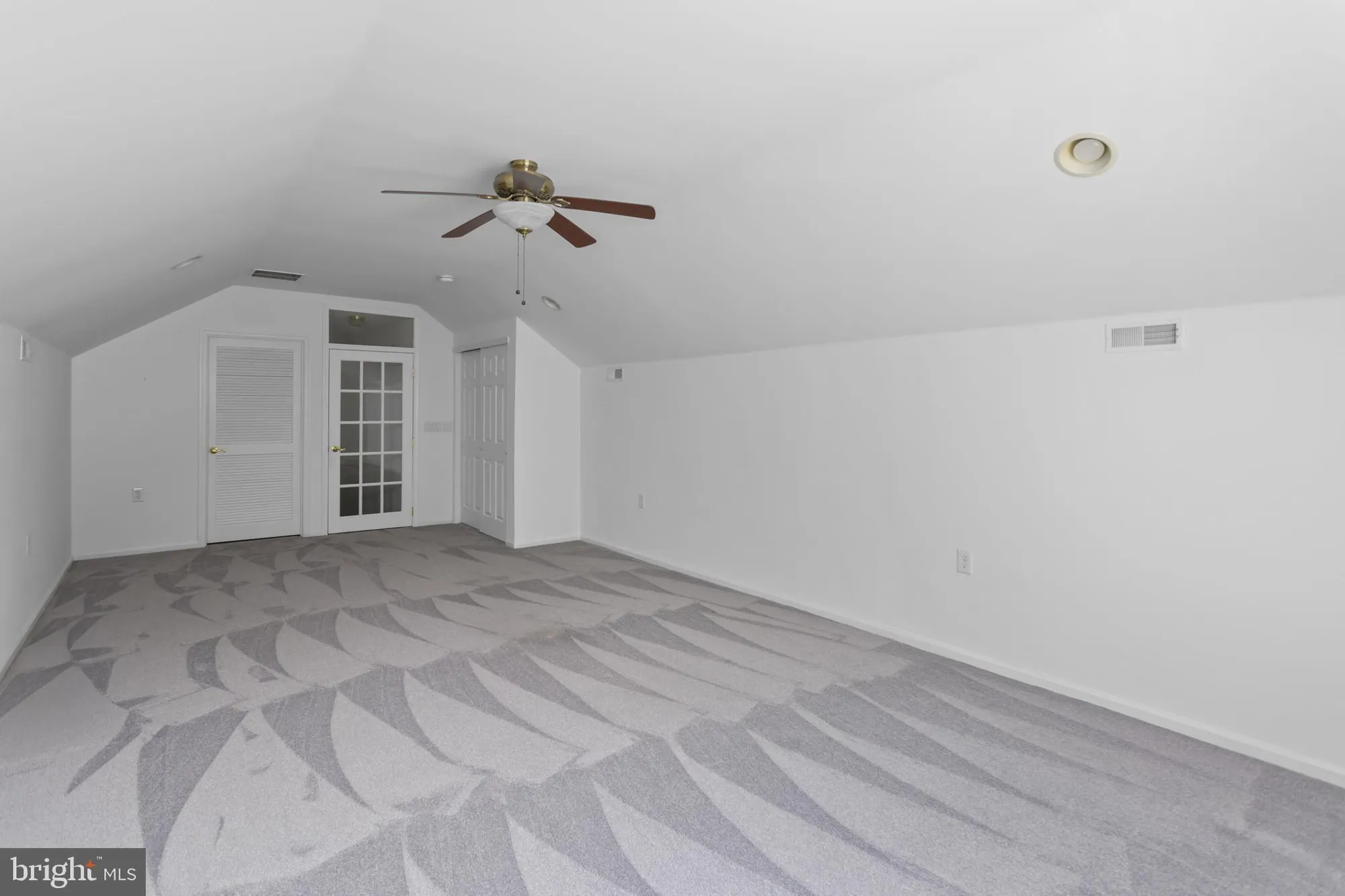Property Slideshow image 22 of 32 | 37 huntington dr, Southampton, NJ, 08088