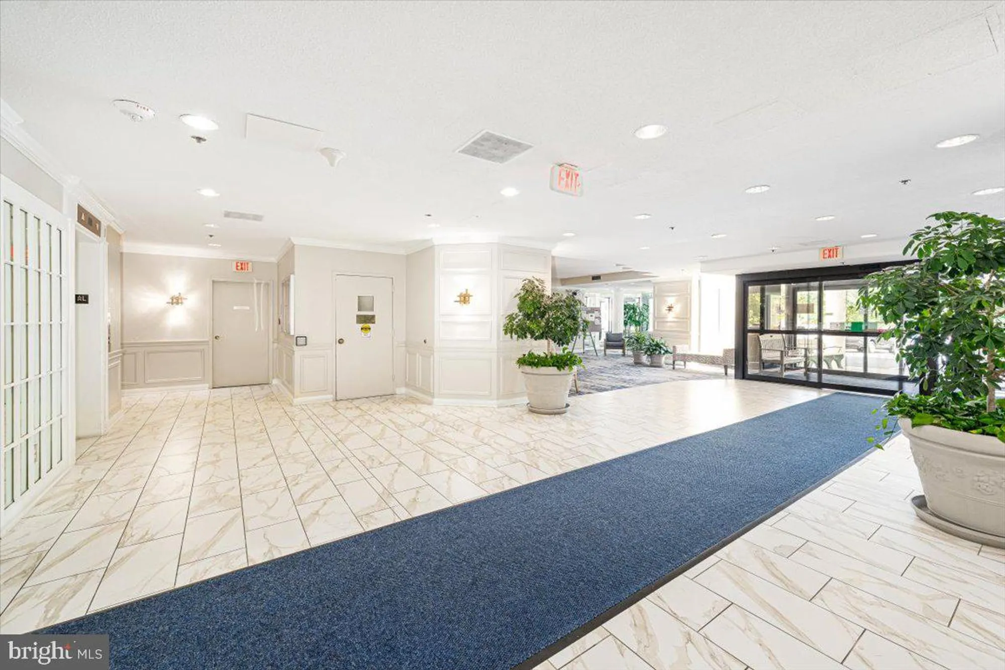 Property Slideshow image 6 of 50 | 15101 interlachen dr 1-807, Silver Spring, MD, 20906