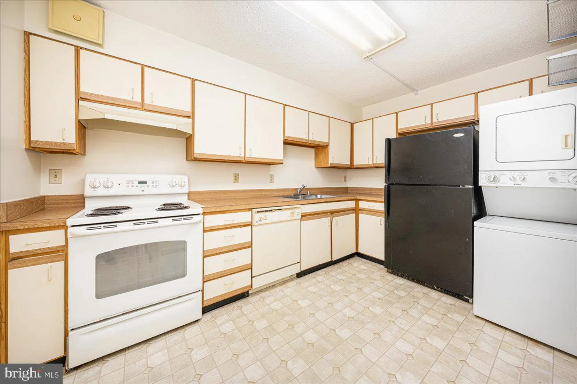 Property Slideshow image 22 of 50 | 15101 interlachen dr 1-807, Silver Spring, MD, 20906