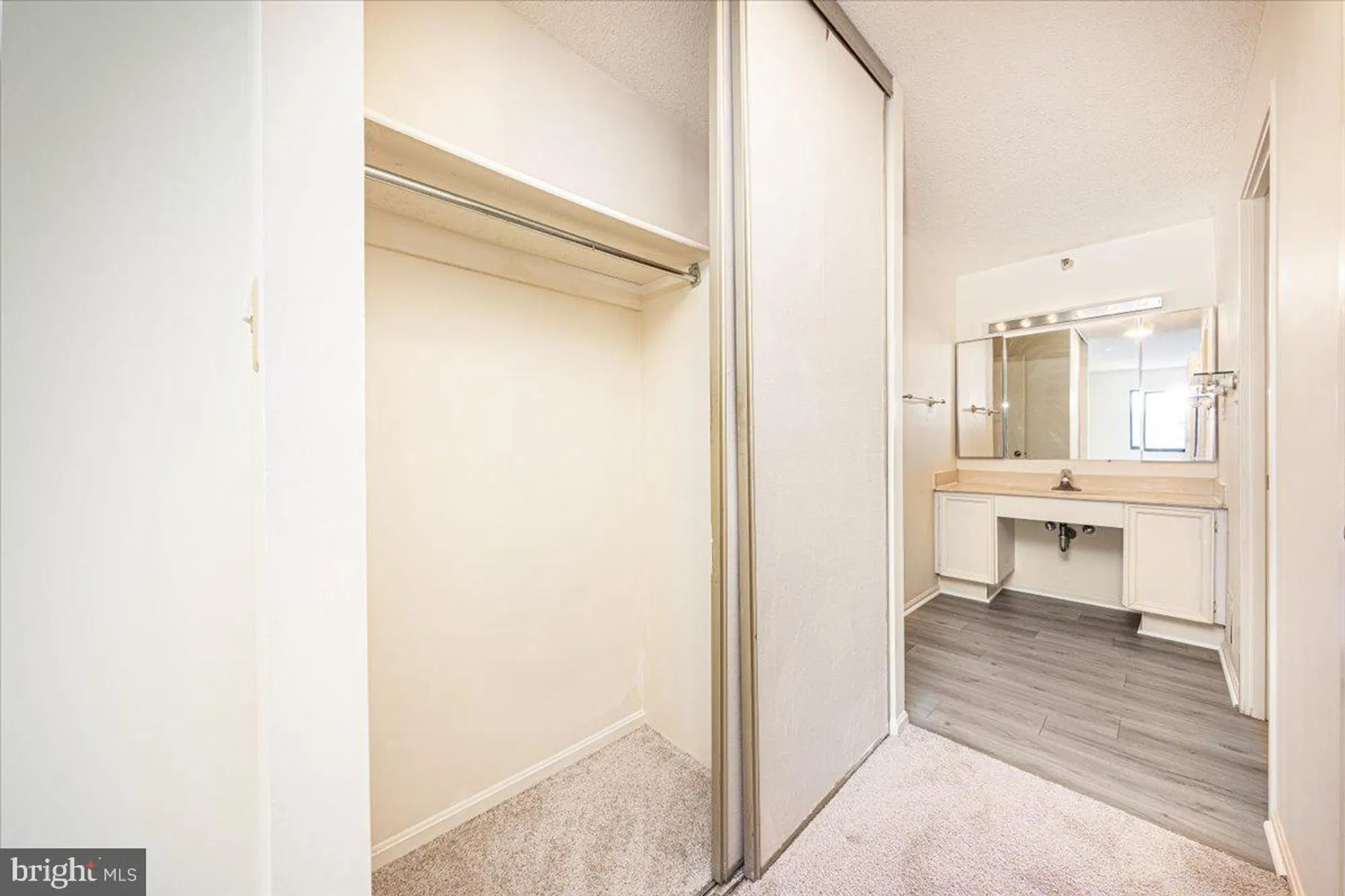 Property Slideshow image 35 of 50 | 15101 interlachen dr 1-807, Silver Spring, MD, 20906