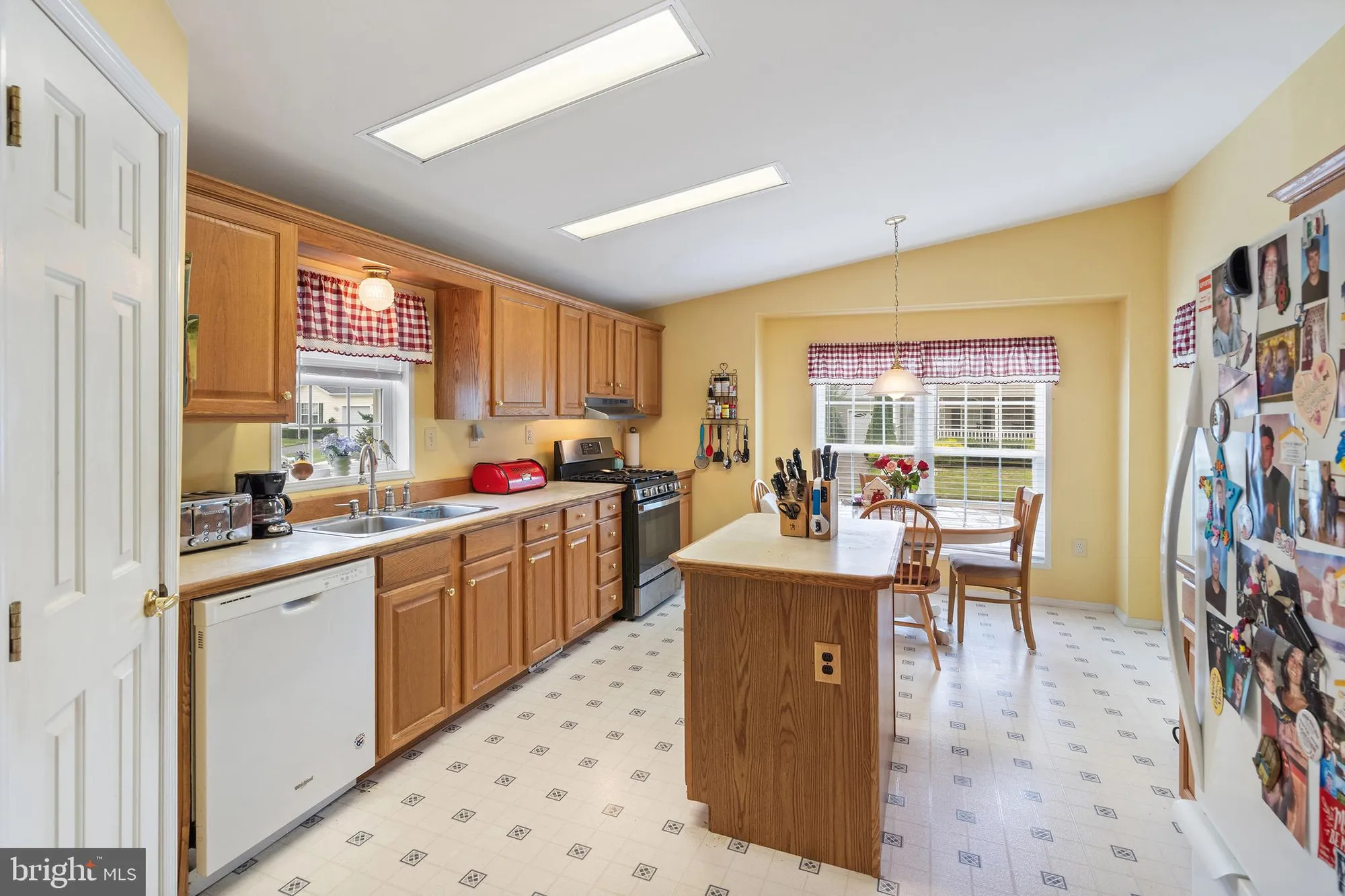 Property Slideshow image 11 of 32 | 36 fort lee dr, Manahawkin, NJ, 08050
