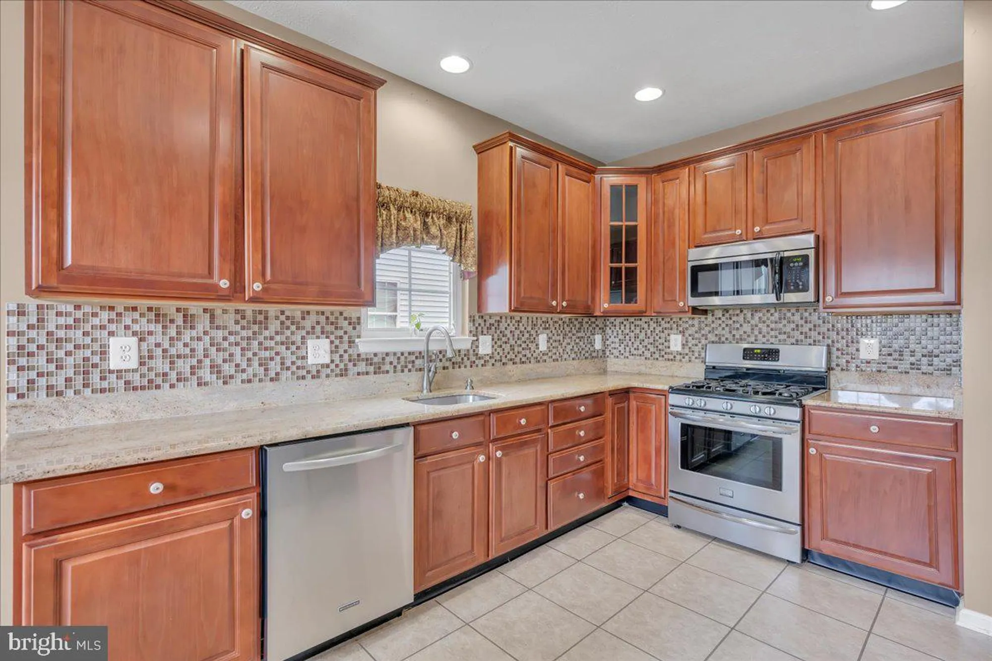 Property Slideshow image 7 of 25 | 13 pleasant valley dr, Sewell, NJ, 08080