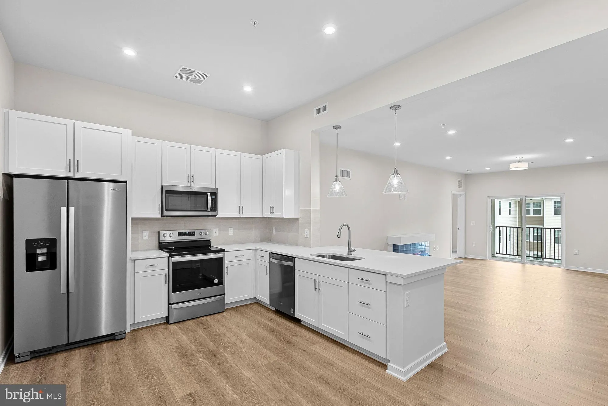 Property Slideshow image 2 of 34 | 700 mount airy ter ne unit 403, Leesburg, VA, 20176