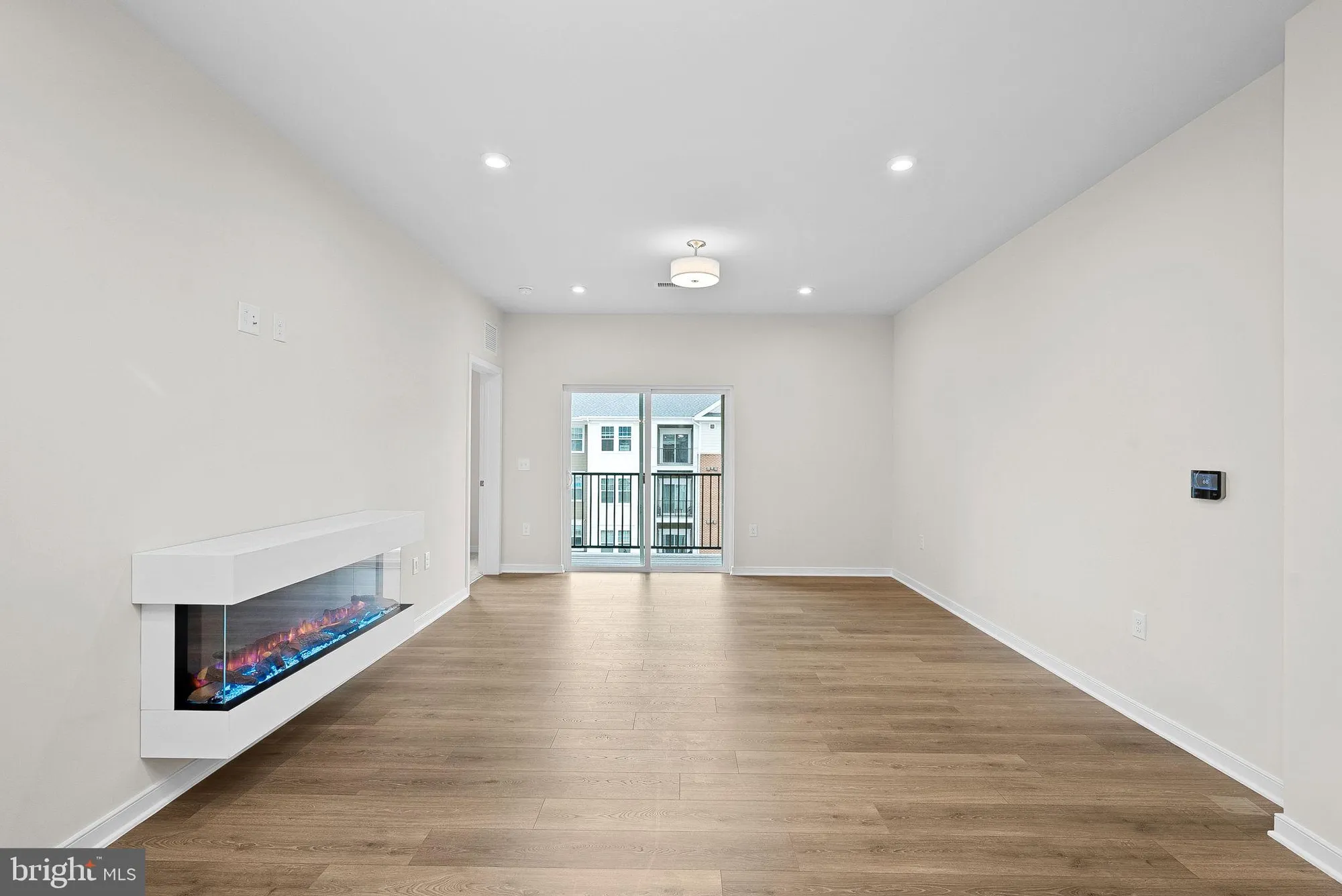 Property Slideshow image 7 of 34 | 700 mount airy ter ne unit 403, Leesburg, VA, 20176