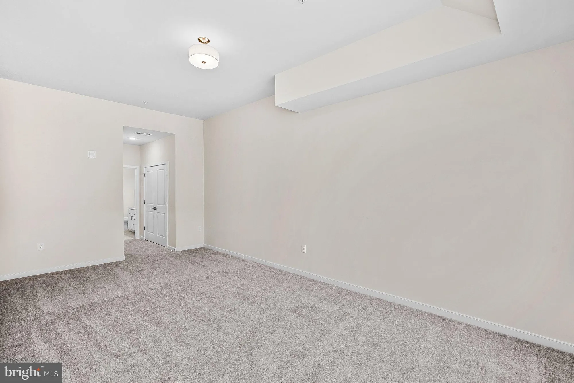 Property Slideshow image 11 of 34 | 700 mount airy ter ne unit 403, Leesburg, VA, 20176