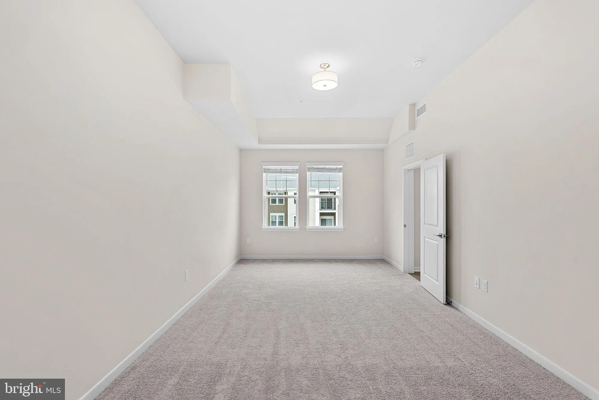 Property Slideshow image 15 of 34 | 700 mount airy ter ne unit 403, Leesburg, VA, 20176