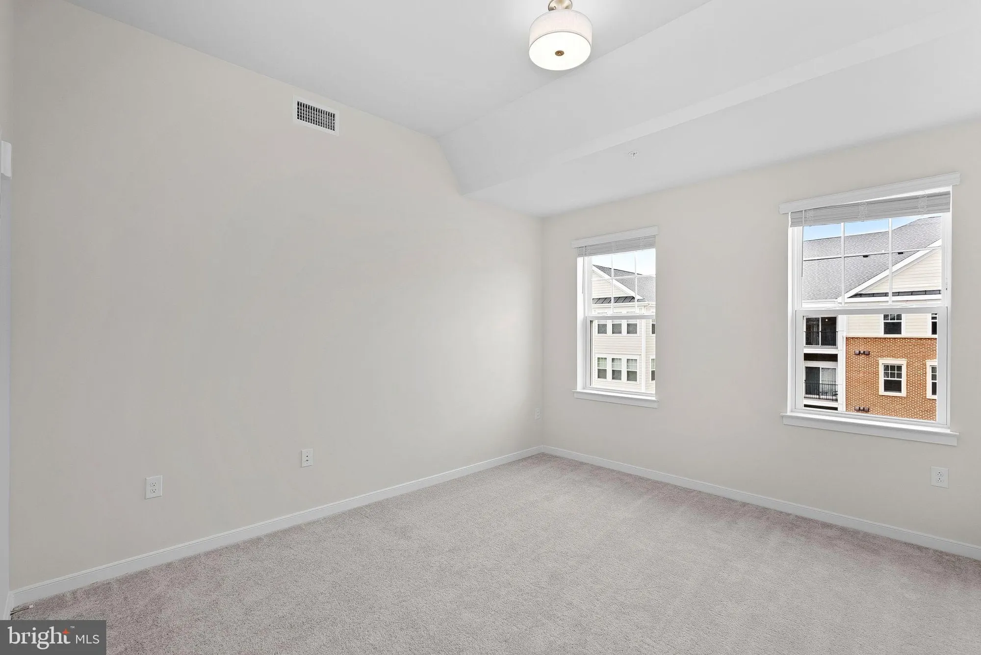 Property Slideshow image 22 of 34 | 700 mount airy ter ne unit 403, Leesburg, VA, 20176