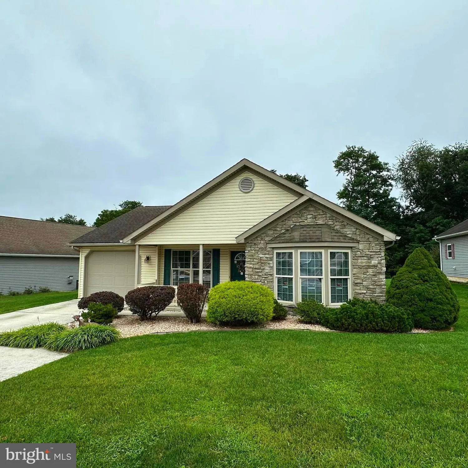 Property Slideshow image 1 of 34 | 84 lantern ln, Shippensburg, PA, 17257