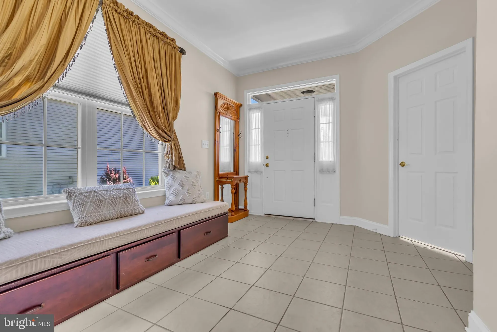 Property Slideshow image 4 of 48 | 40 bunker hill dr, Allentown, NJ, 08501