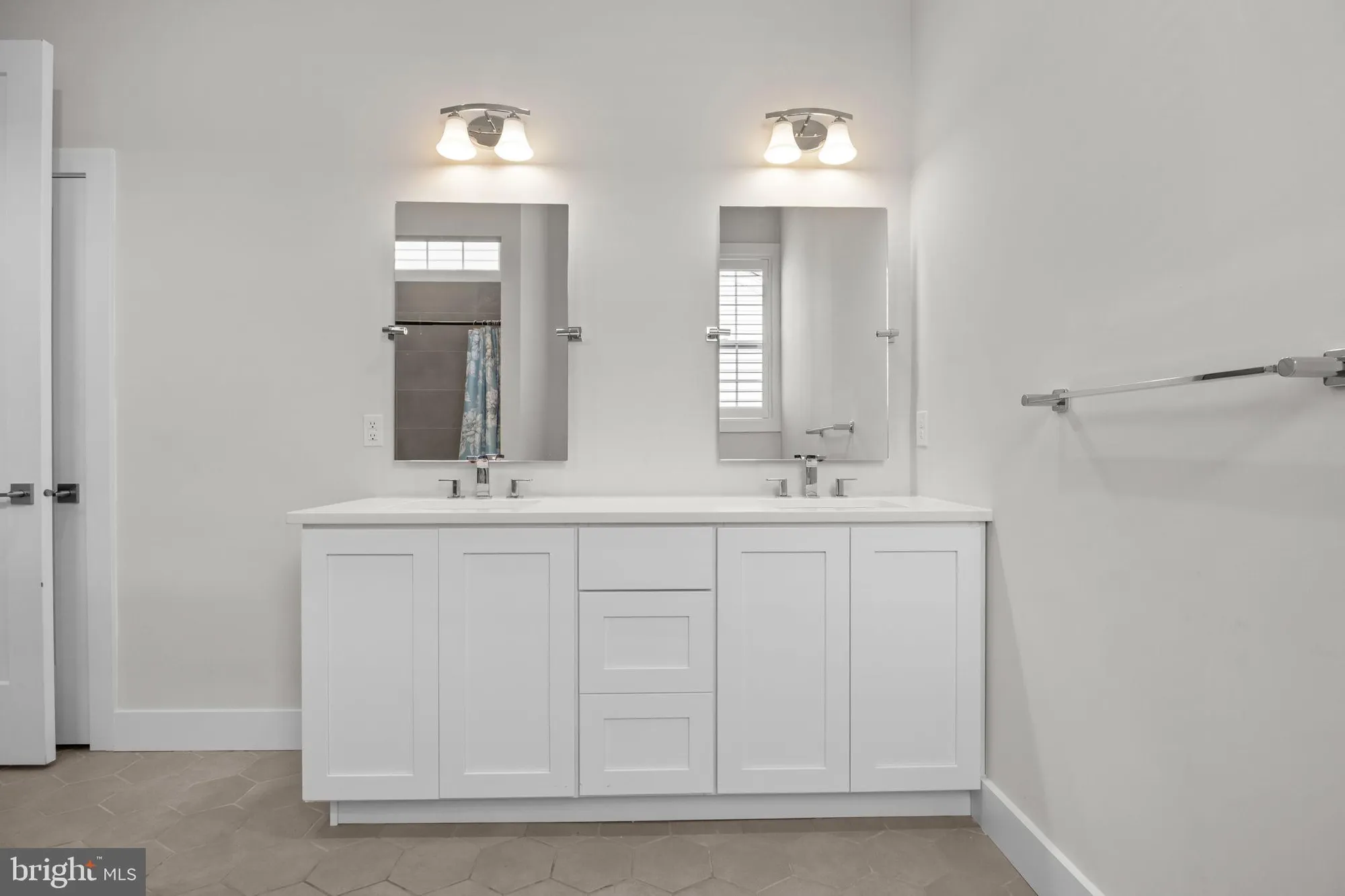 Property Slideshow image 14 of 34 | 164 tyler way, Yardley, PA, 19067