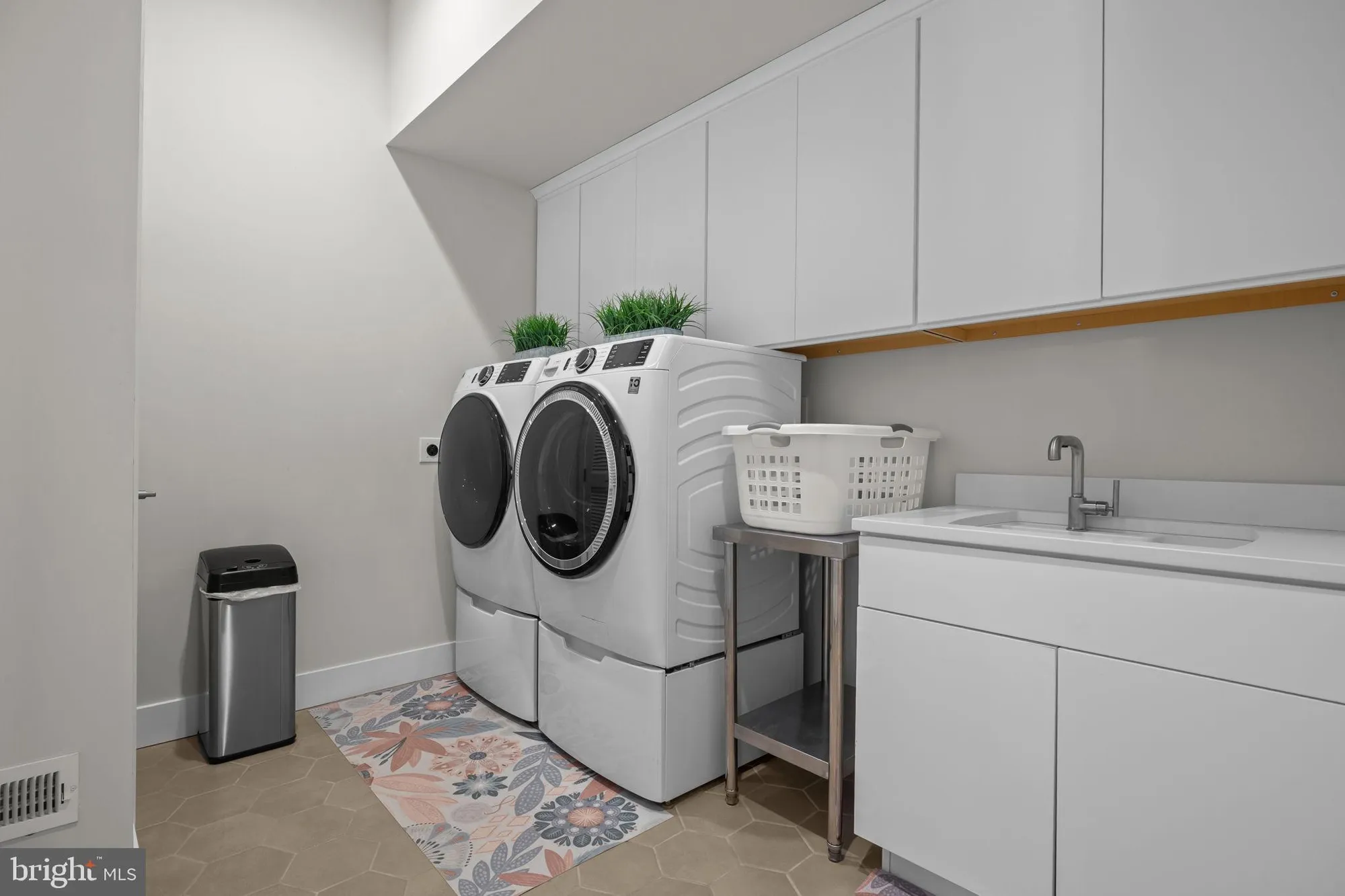 Property Slideshow image 16 of 34 | 164 tyler way, Yardley, PA, 19067