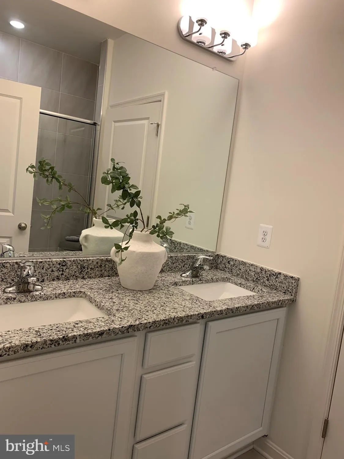 Property Slideshow image 8 of 46 | 216 heron cir, New Castle, DE, 19720