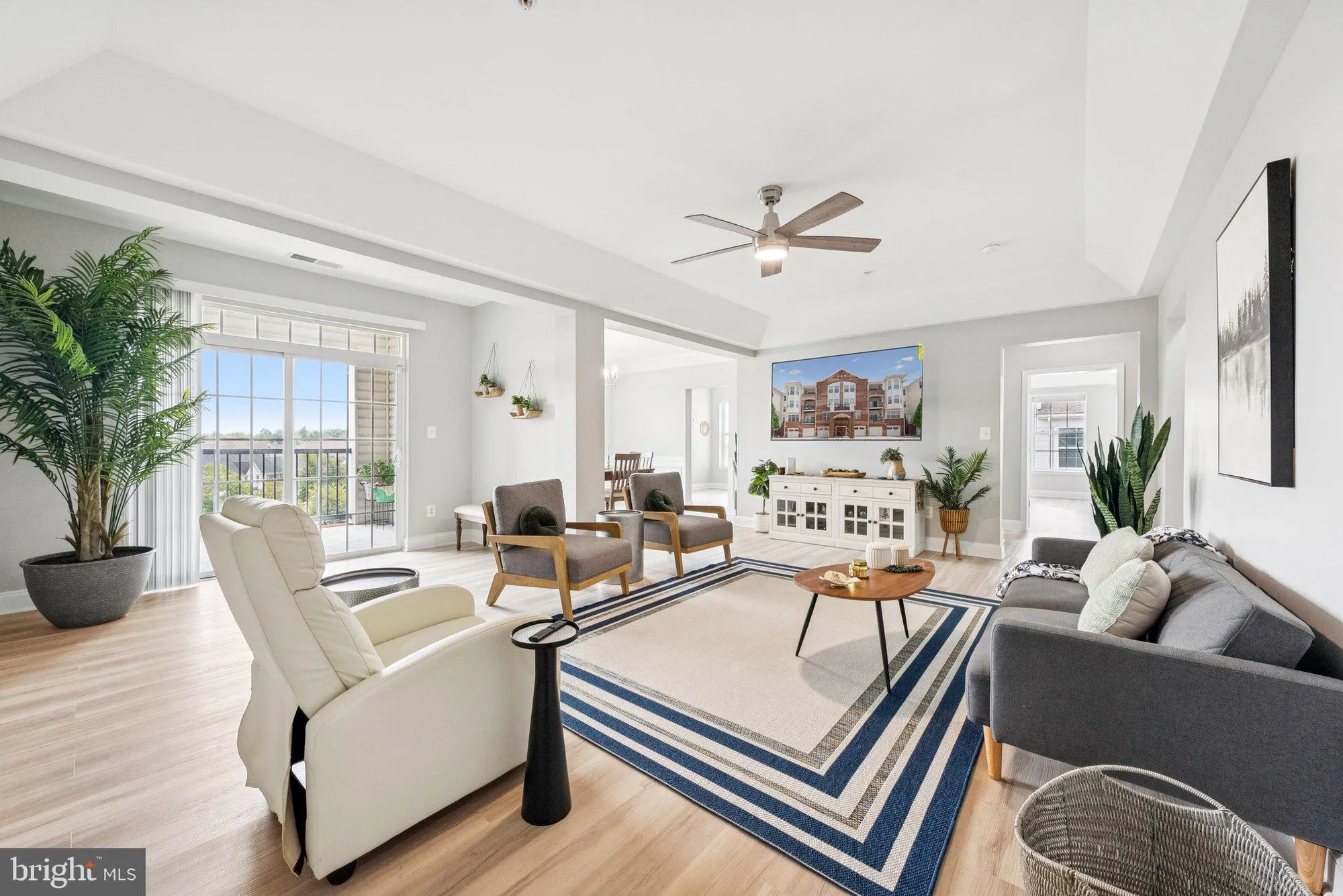 Property Slideshow image 4 of 47 | 9200 charleston dr 407, Manassas, VA, 20110