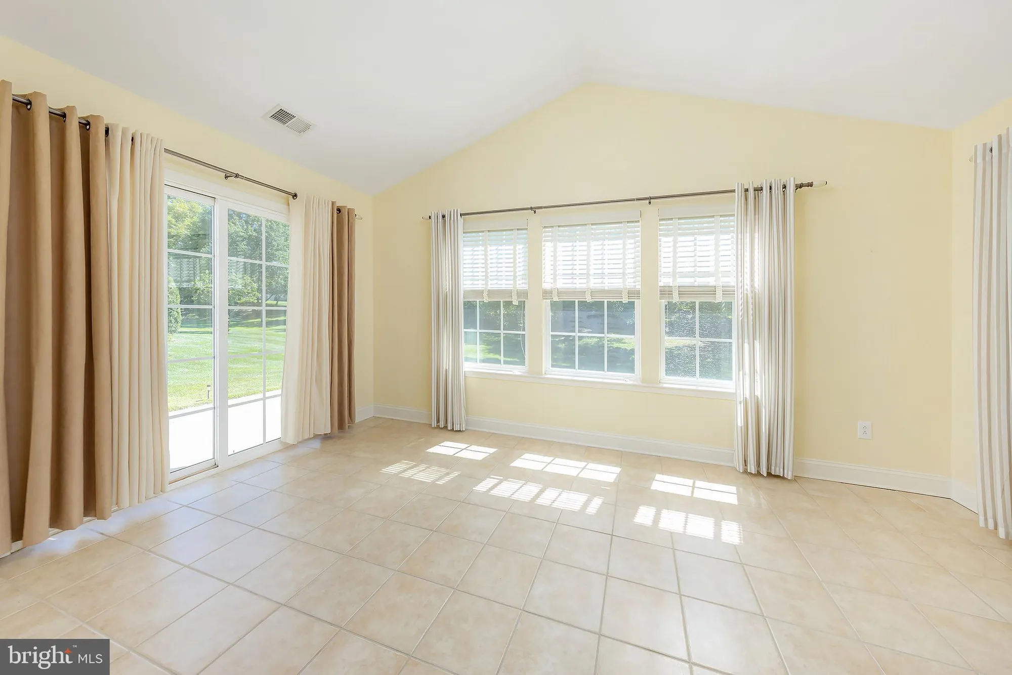 Property Slideshow image 18 of 47 | 4 hylton rd, Woolwich Twp, NJ, 08085
