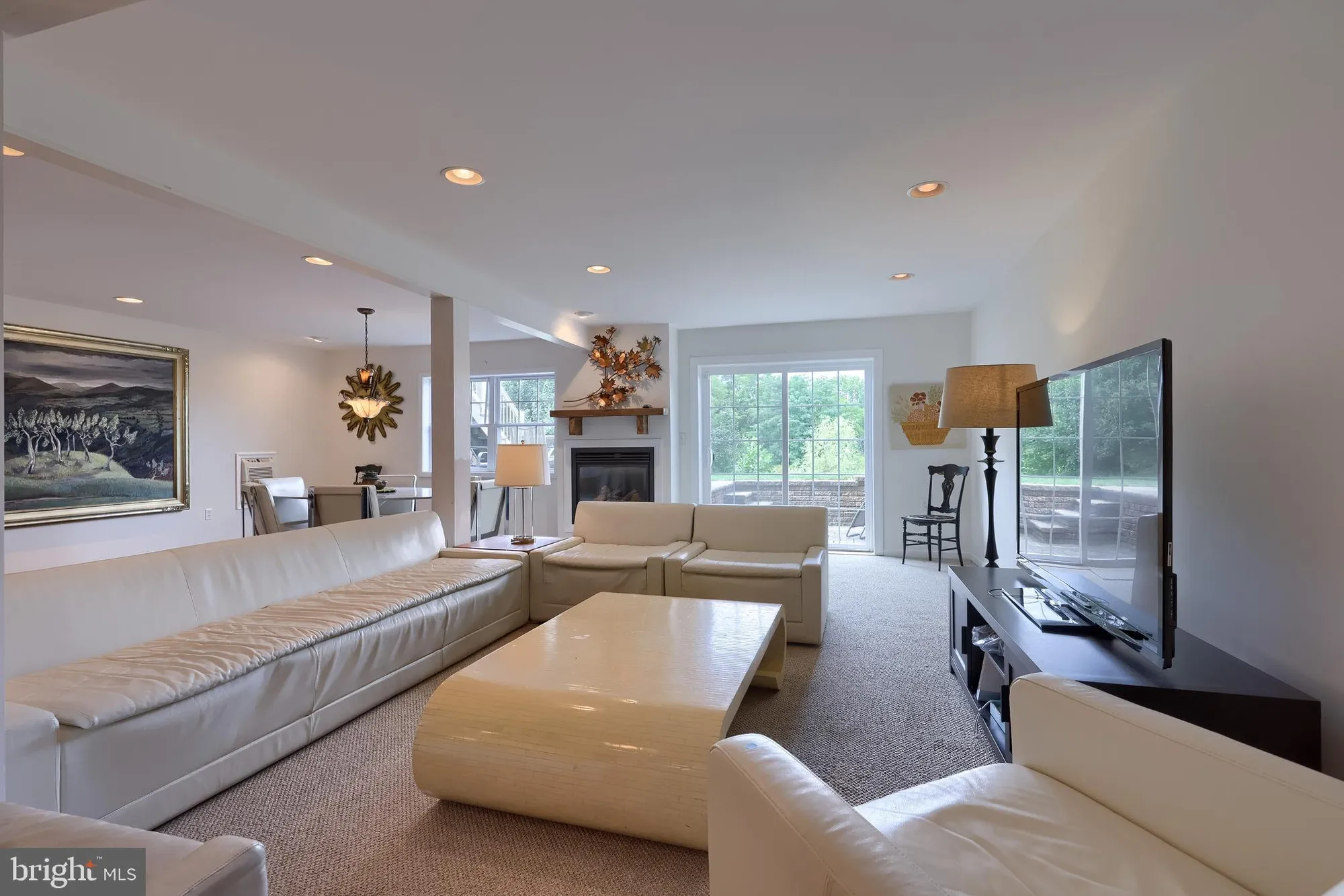 Property Slideshow image 37 of 49 | 1928 pool frg, Lancaster, PA, 17601