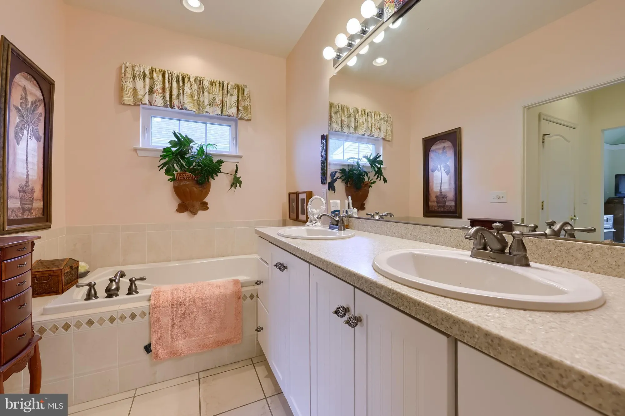 Property Slideshow image 23 of 49 | 1928 pool frg, Lancaster, PA, 17601