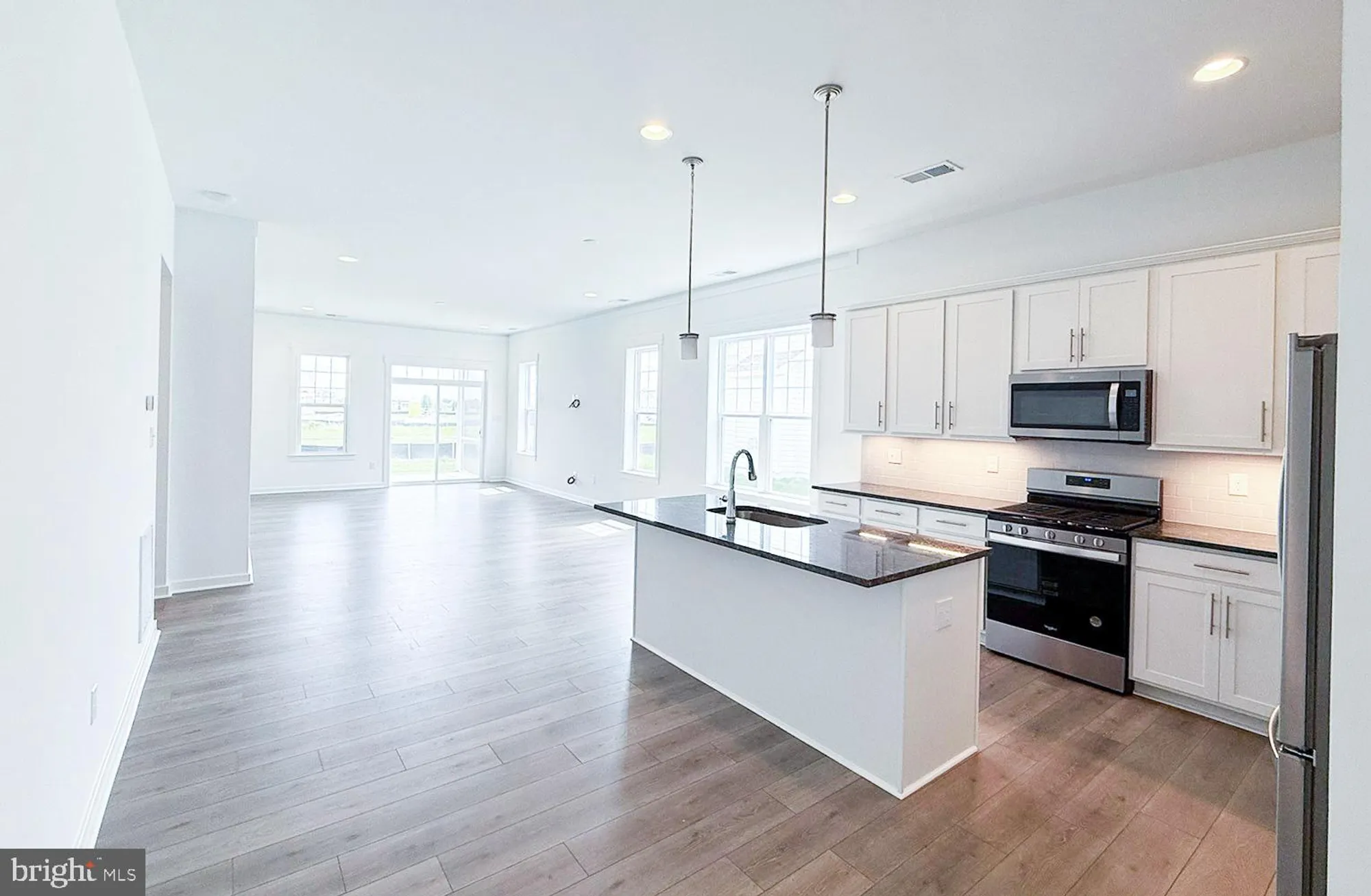 Property Slideshow image 2 of 18 | 328 heritage shores cir, Bridgeville, DE, 19933