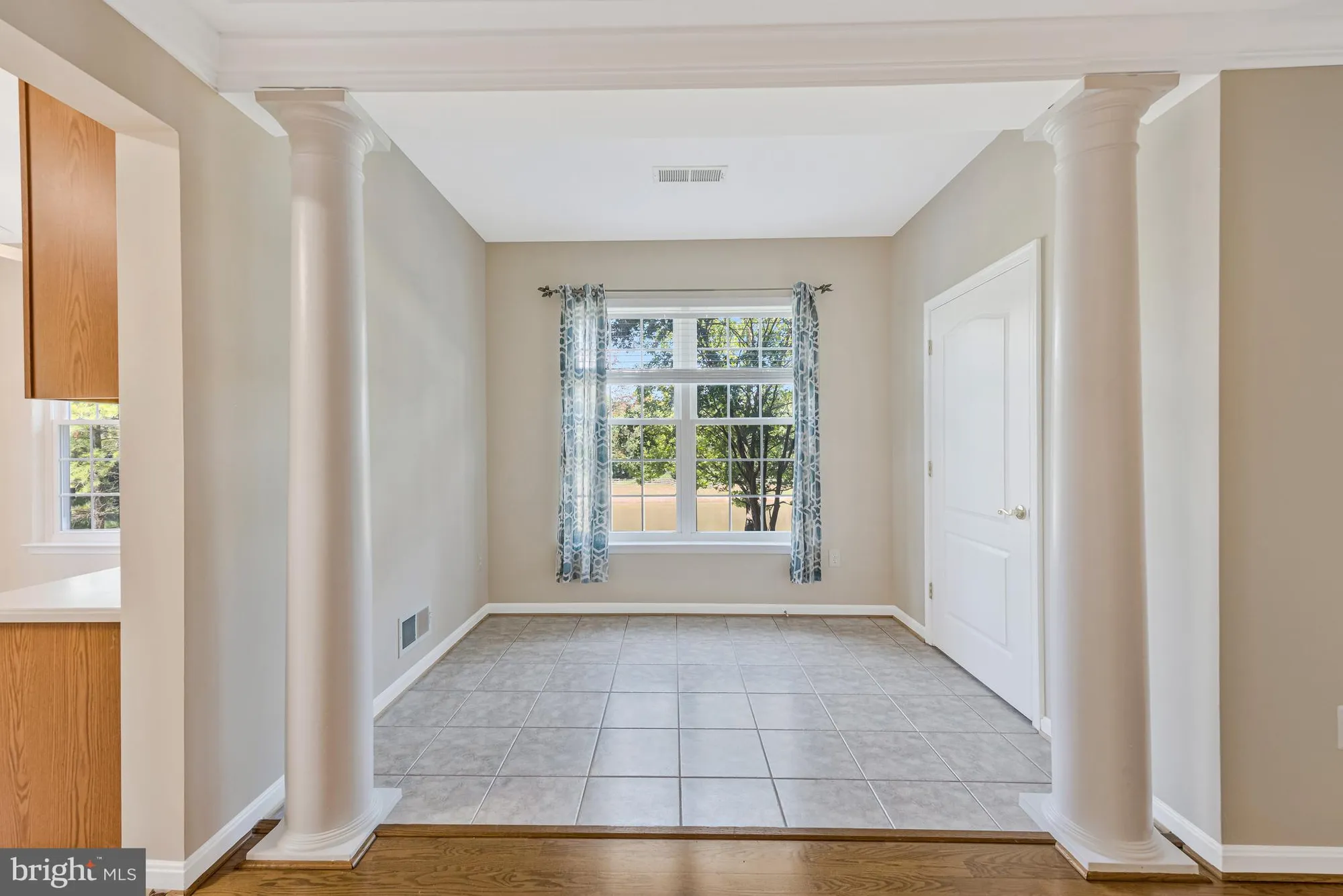 Property Slideshow image 7 of 52 | 8600 roaming ridge way unit 106, Odenton, MD, 21113