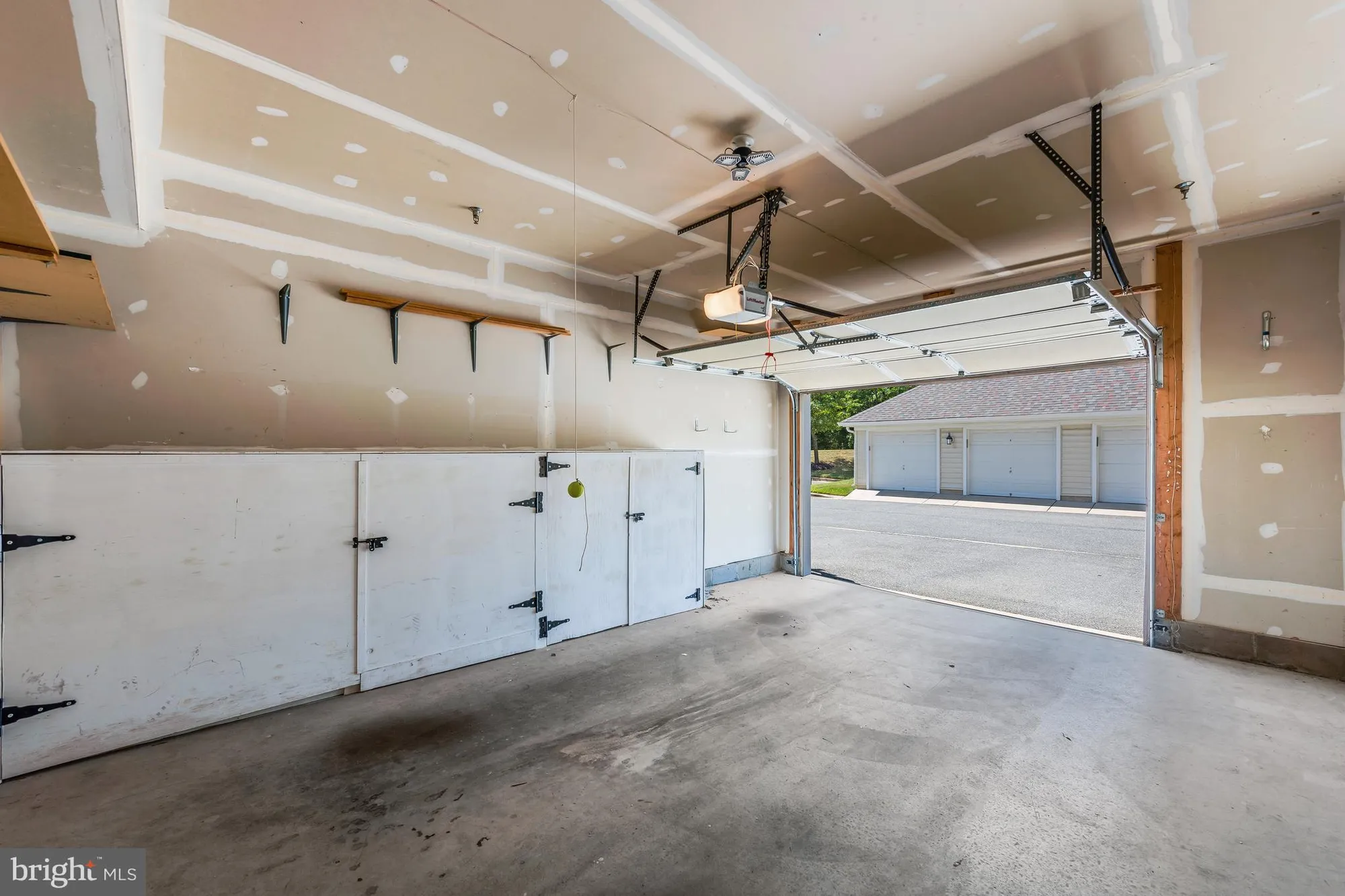 Property Slideshow image 33 of 52 | 8600 roaming ridge way unit 106, Odenton, MD, 21113
