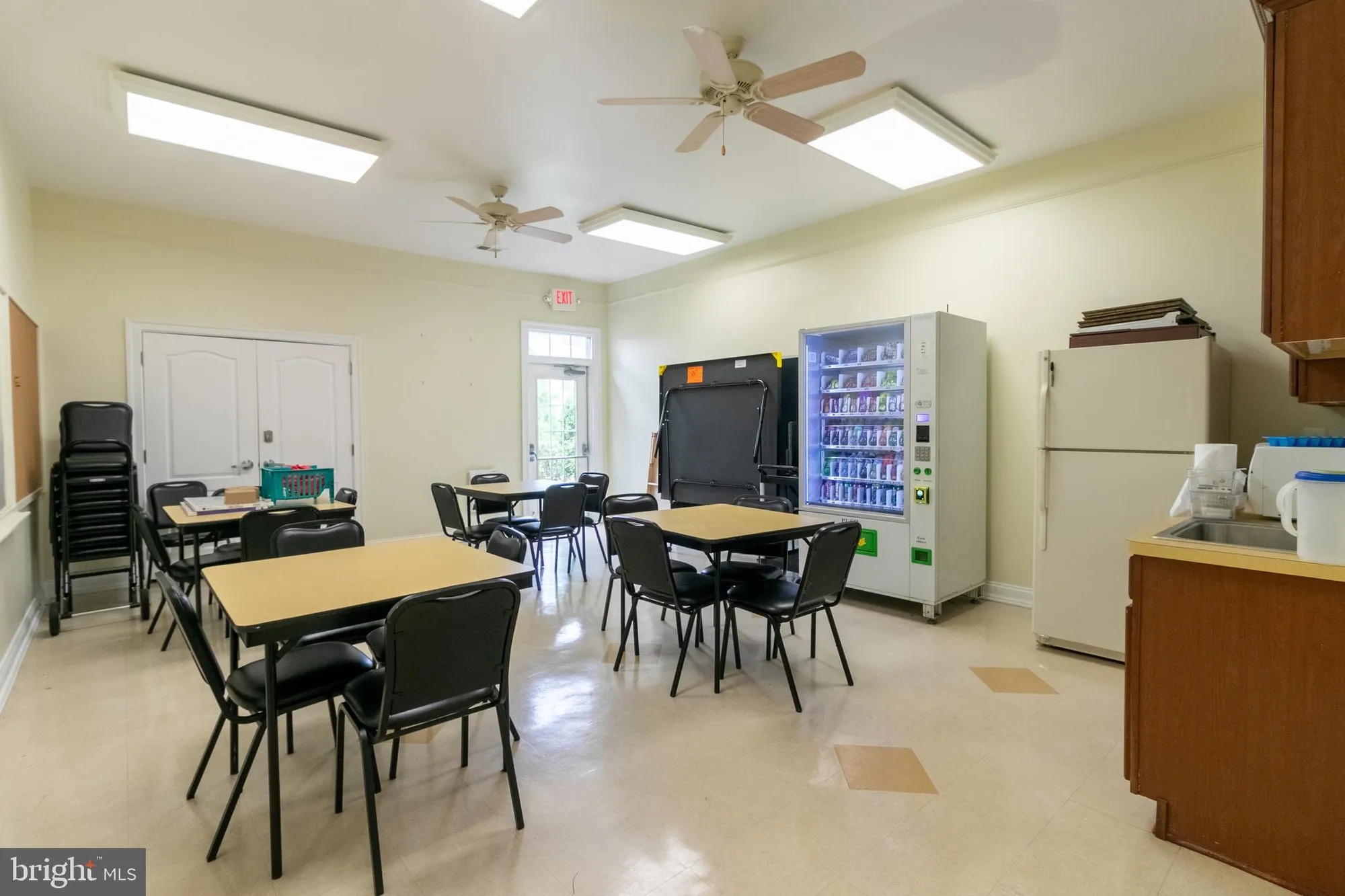 Property Slideshow image 34 of 37 | 8621 fluttering leaf trl 305, Odenton, MD, 21113