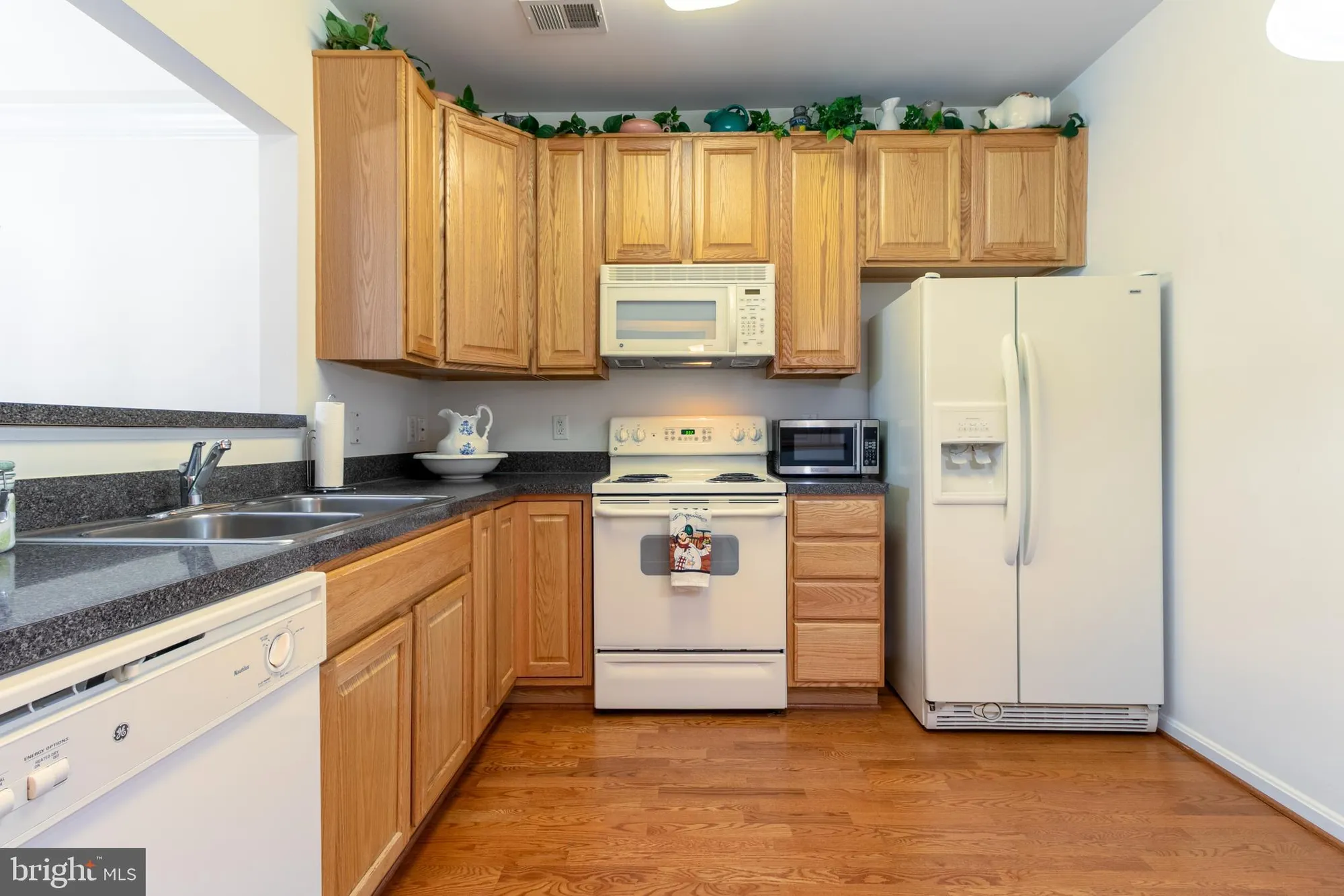 Property Slideshow image 4 of 37 | 8621 fluttering leaf trl 305, Odenton, MD, 21113