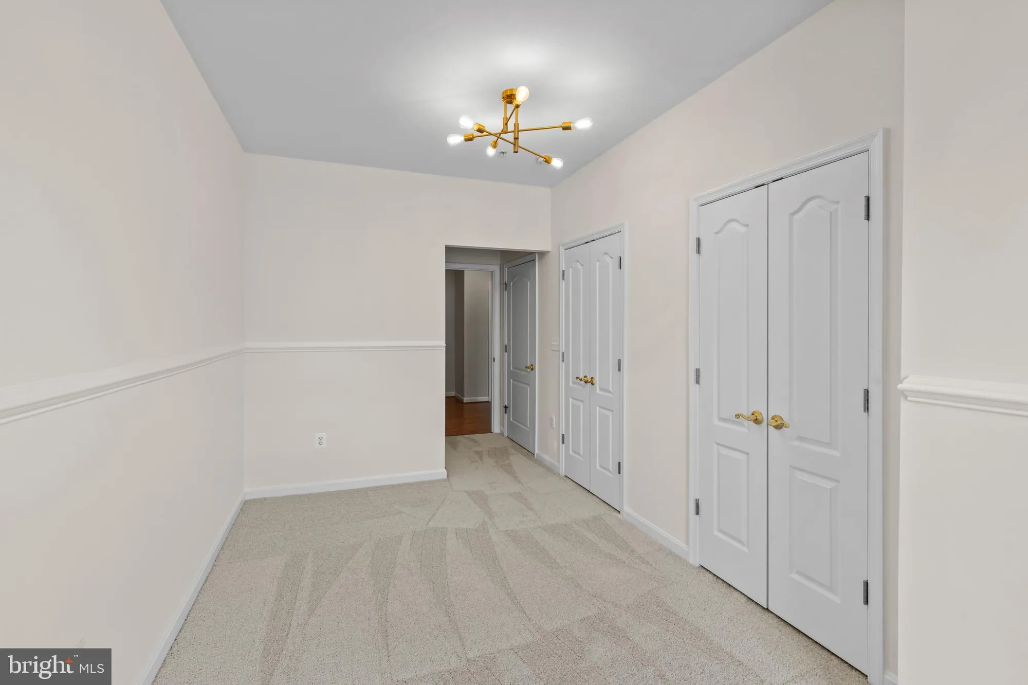 Property Slideshow image 21 of 34 | 7315 brookview rd unit 407, Elkridge, MD, 21075