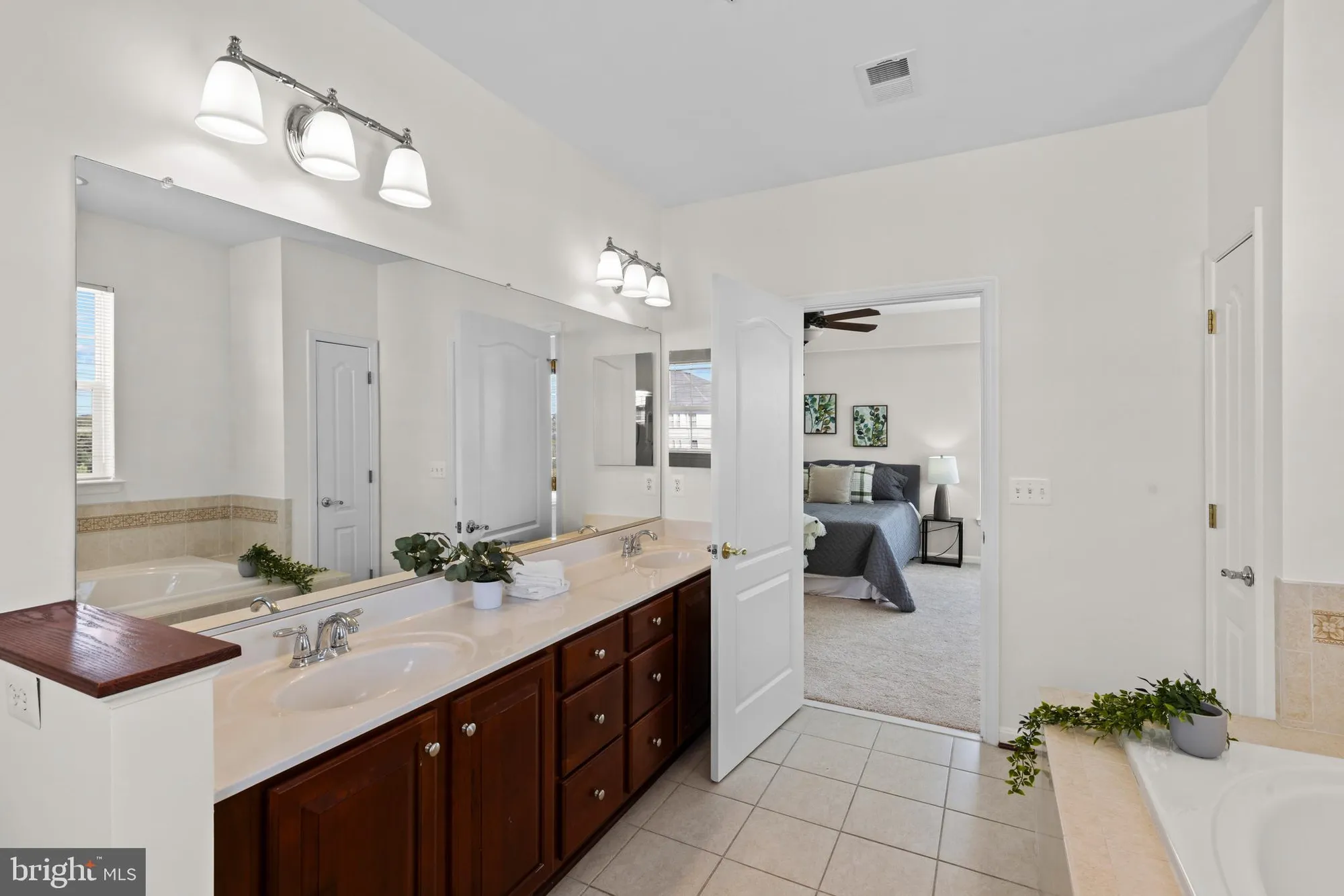 Property Slideshow image 19 of 34 | 7315 brookview rd unit 407, Elkridge, MD, 21075