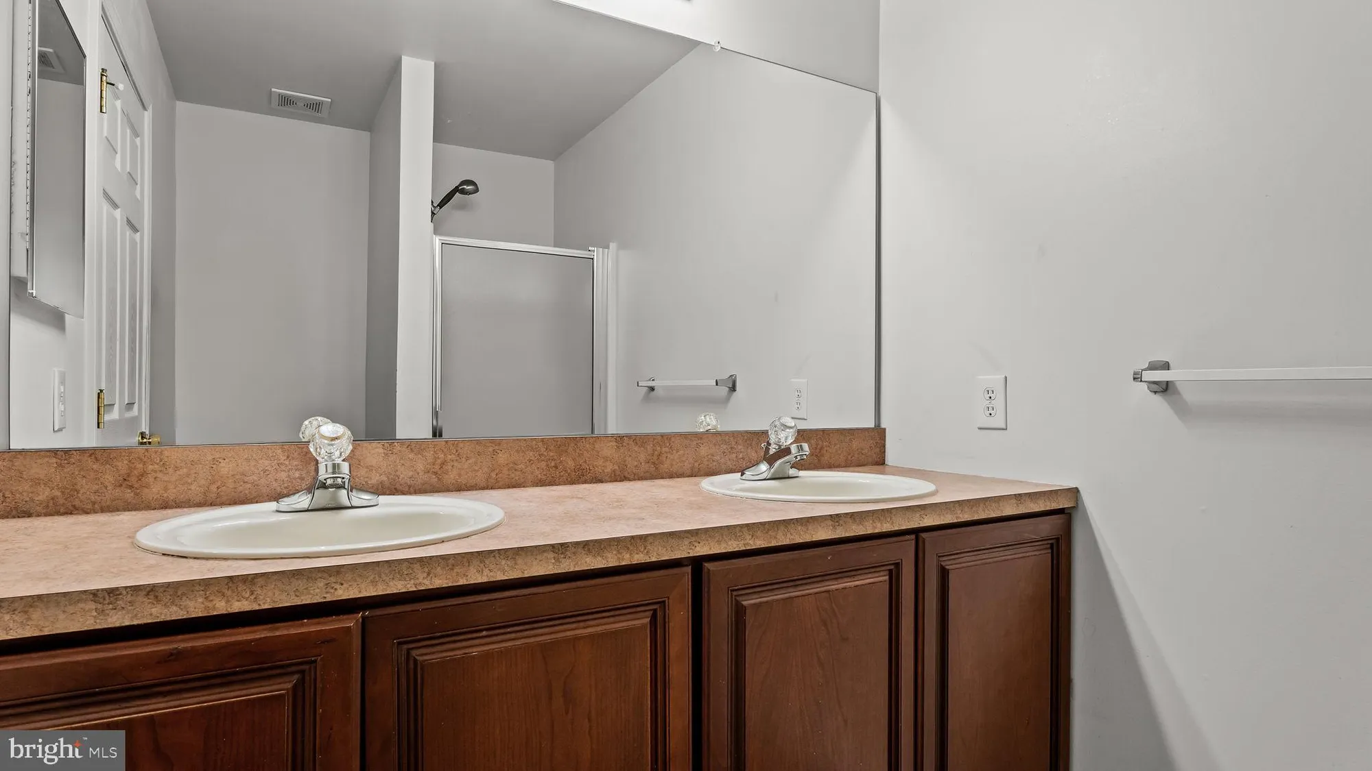 Property Slideshow image 20 of 43 | 120 liberty dr, Bensalem, PA, 19020