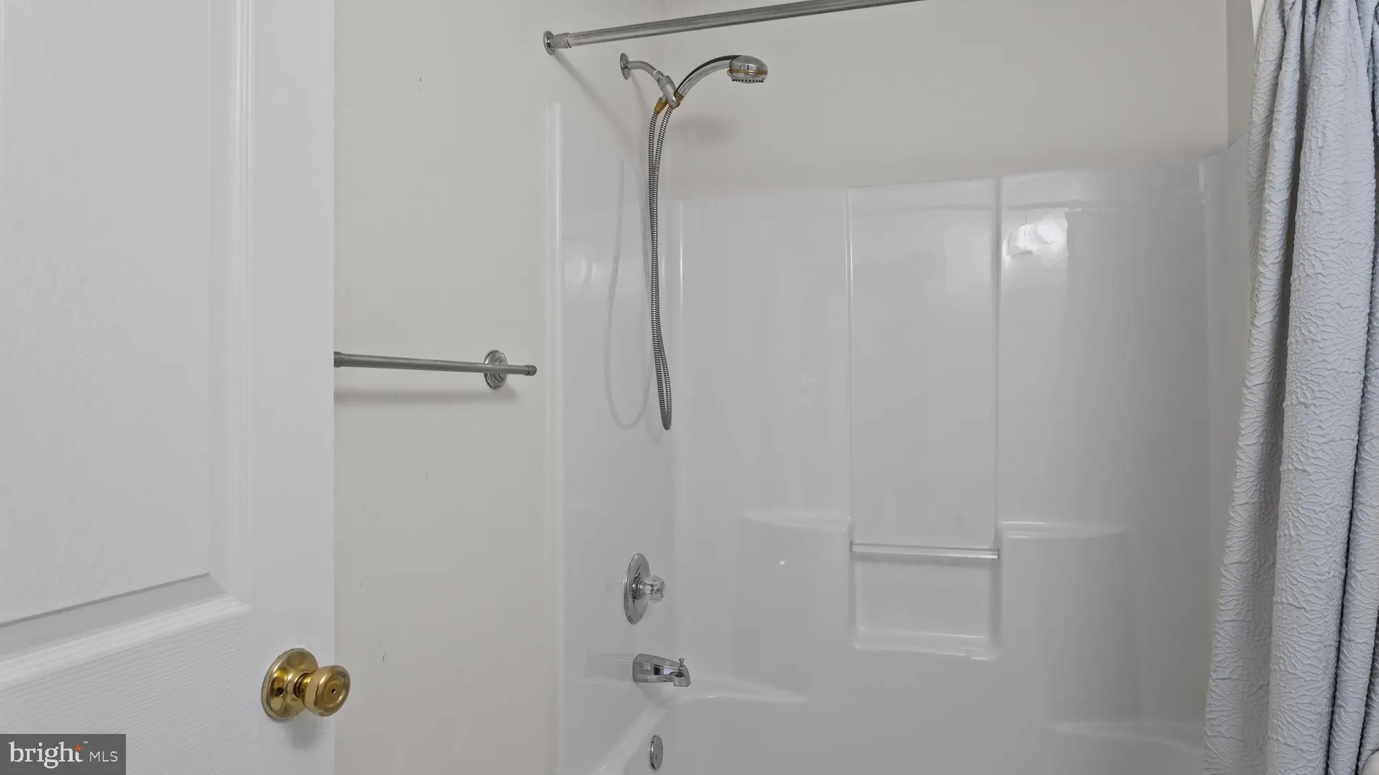 Property Slideshow image 16 of 43 | 120 liberty dr, Bensalem, PA, 19020