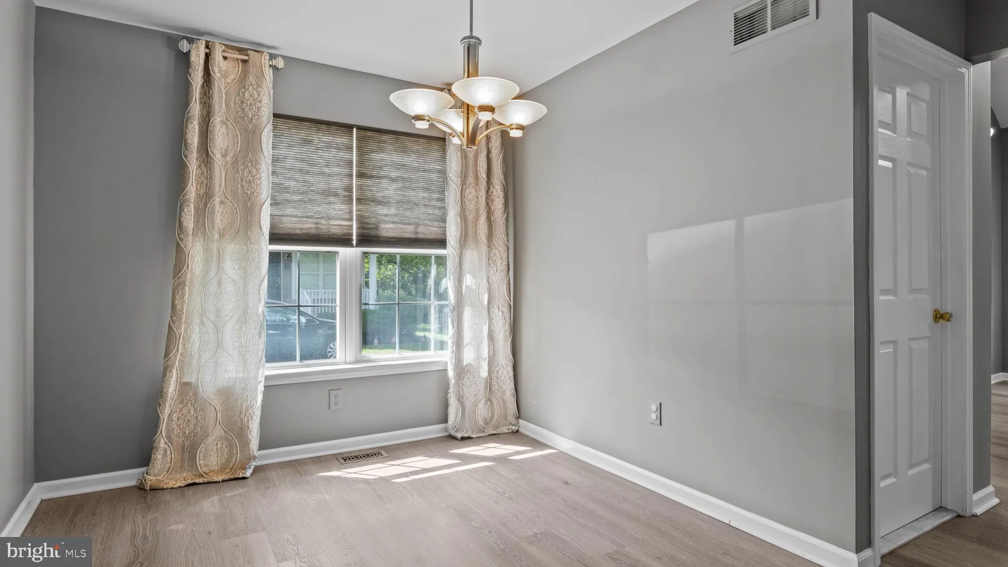 Property Slideshow image 14 of 43 | 120 liberty dr, Bensalem, PA, 19020