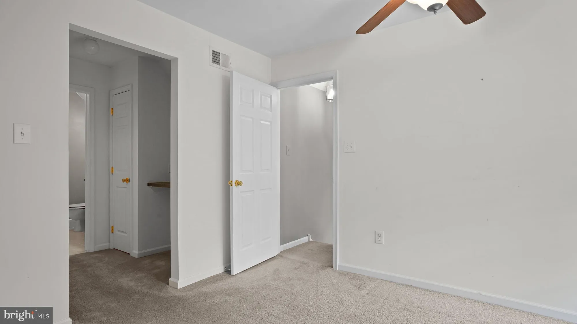 Property Slideshow image 23 of 43 | 120 liberty dr, Bensalem, PA, 19020