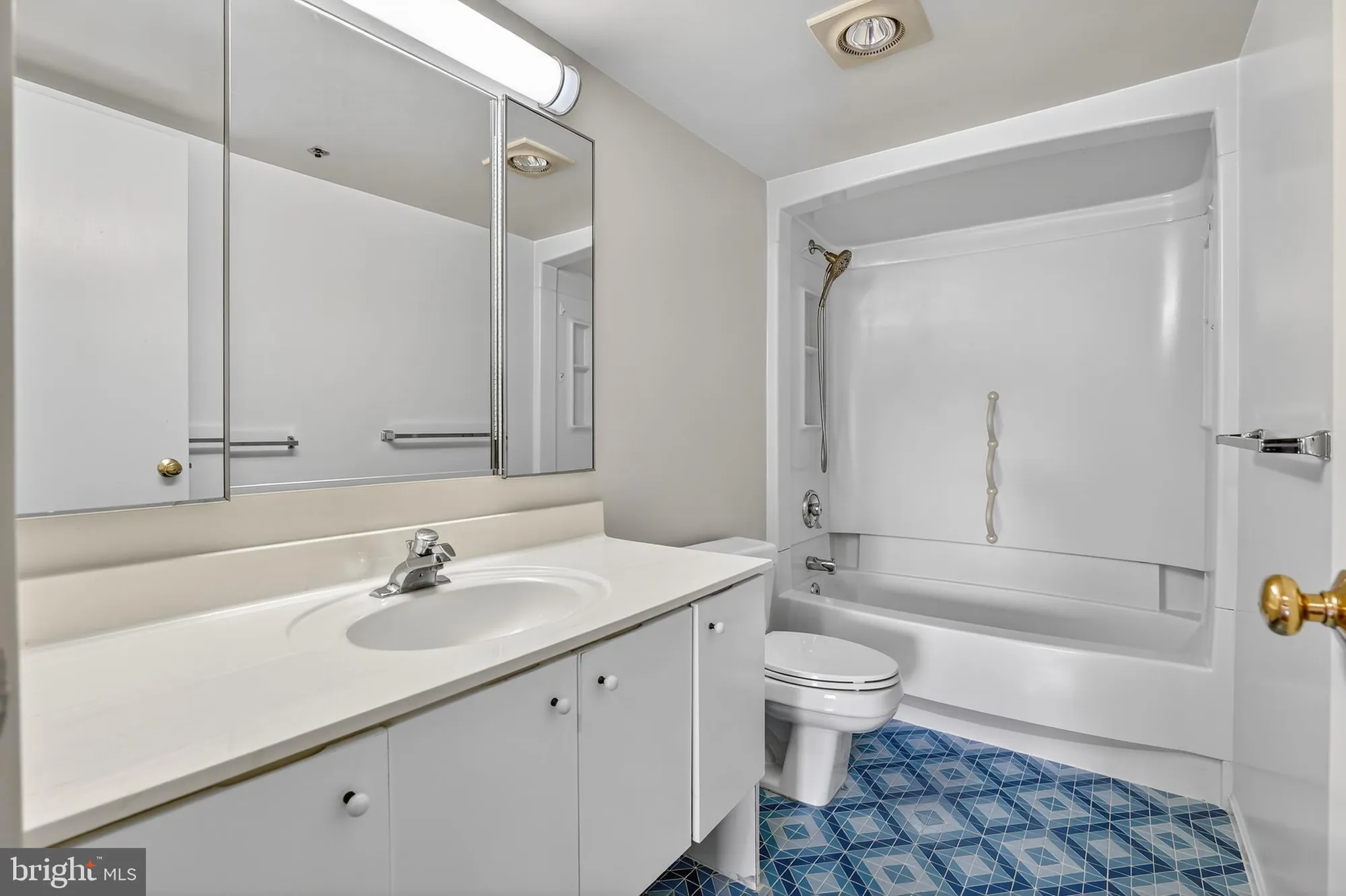 Property Slideshow image 17 of 35 | 3310 n leisure world blvd 124, Silver Spring, MD, 20906