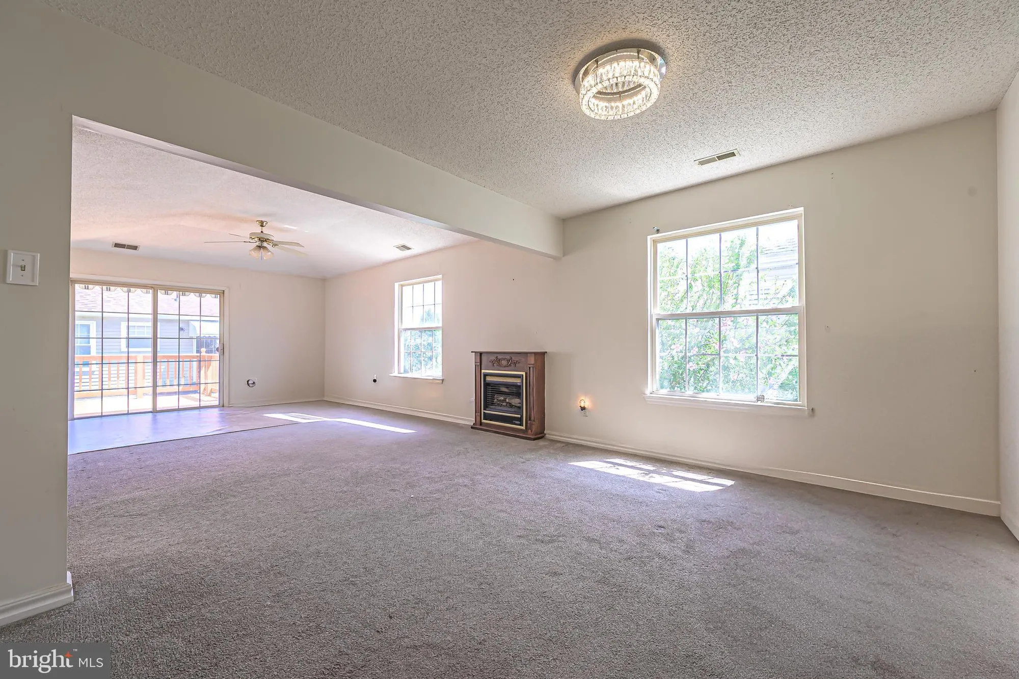 Property Slideshow image 4 of 11 | 713 barbados dr, Williamstown, NJ, 08094