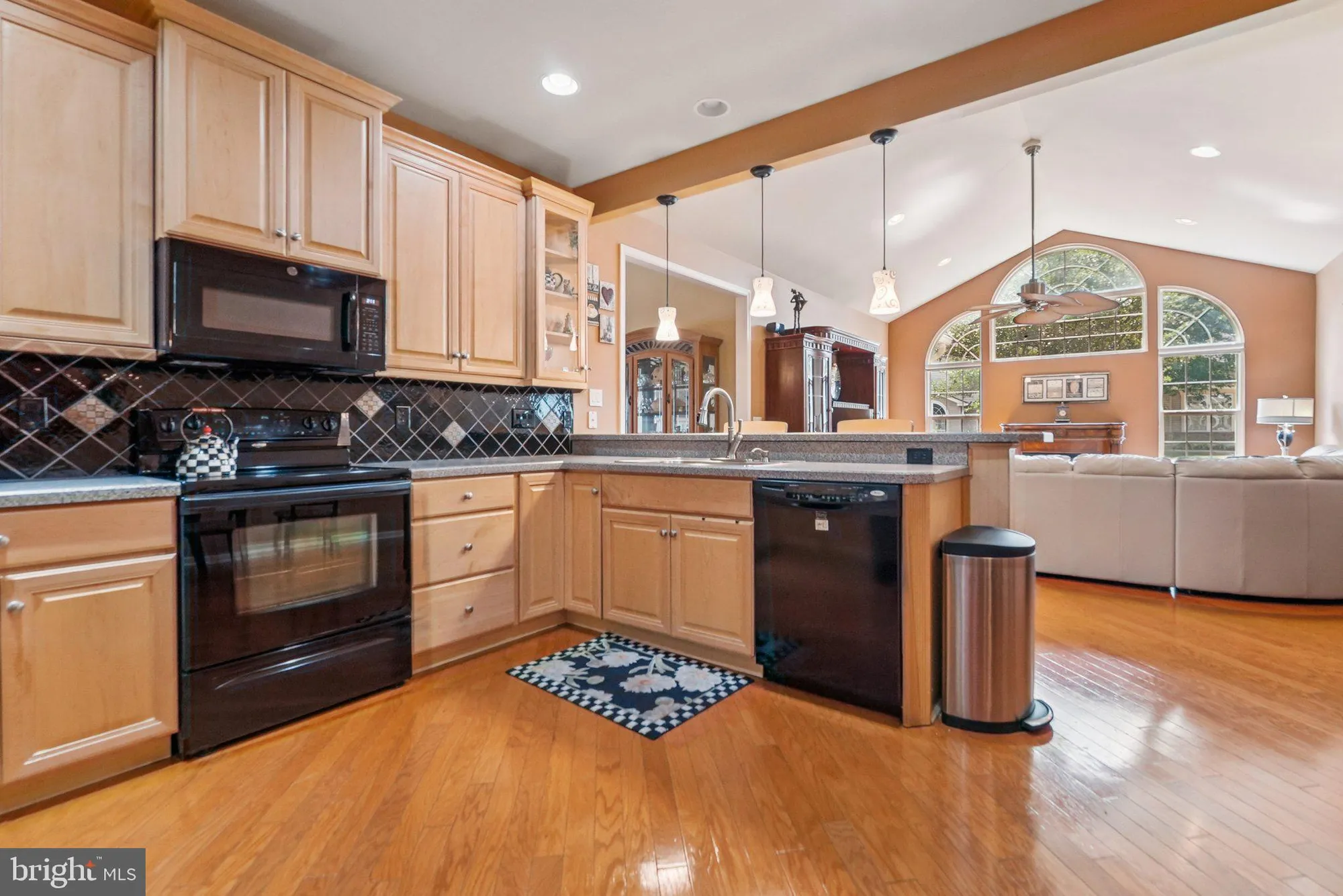 Property Slideshow image 12 of 41 | 64 villa dr 206, Warminster, PA, 18974