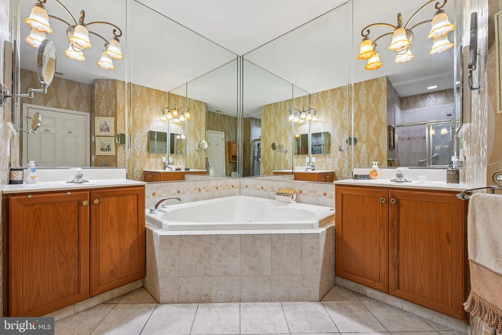 Property Slideshow image 21 of 41 | 64 villa dr 206, Warminster, PA, 18974